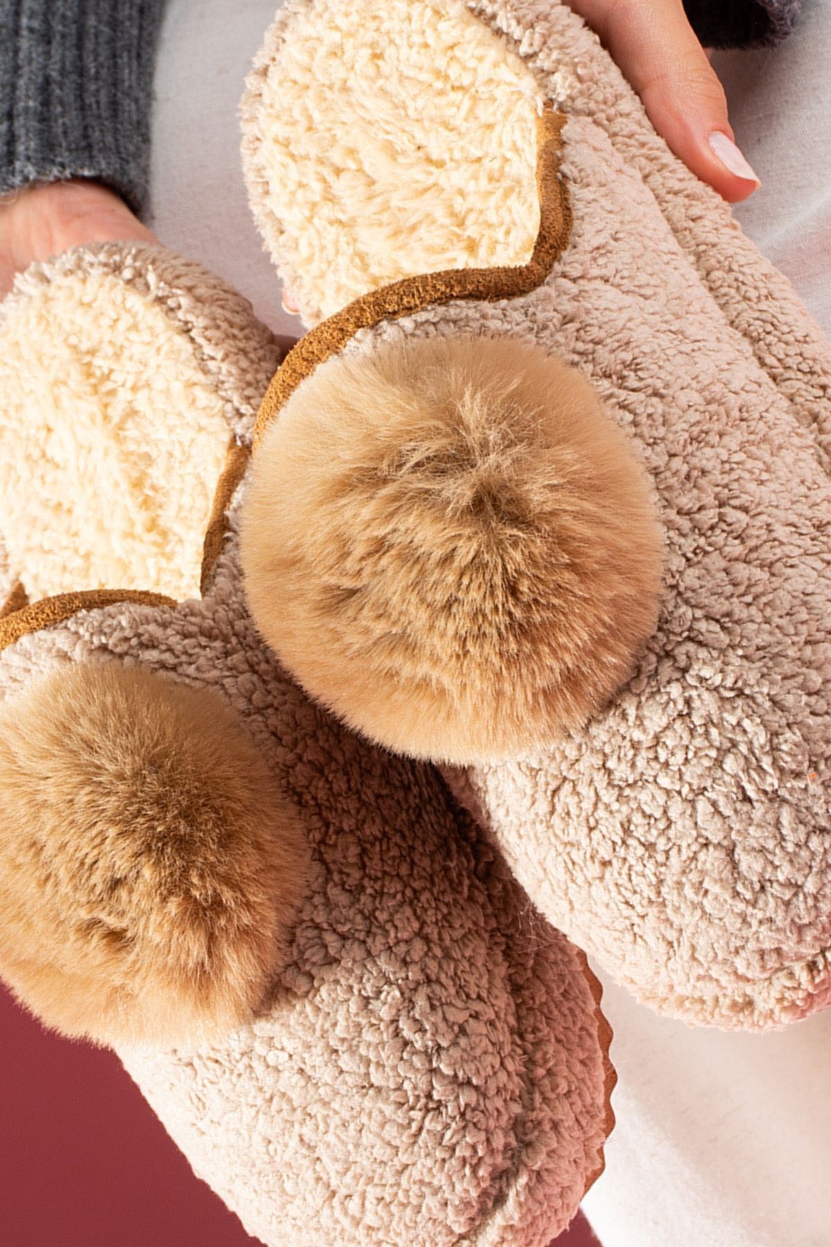 Poffina Vizon Ponponlu Saraç Detaylı Sessiz Taban Ev Terliği