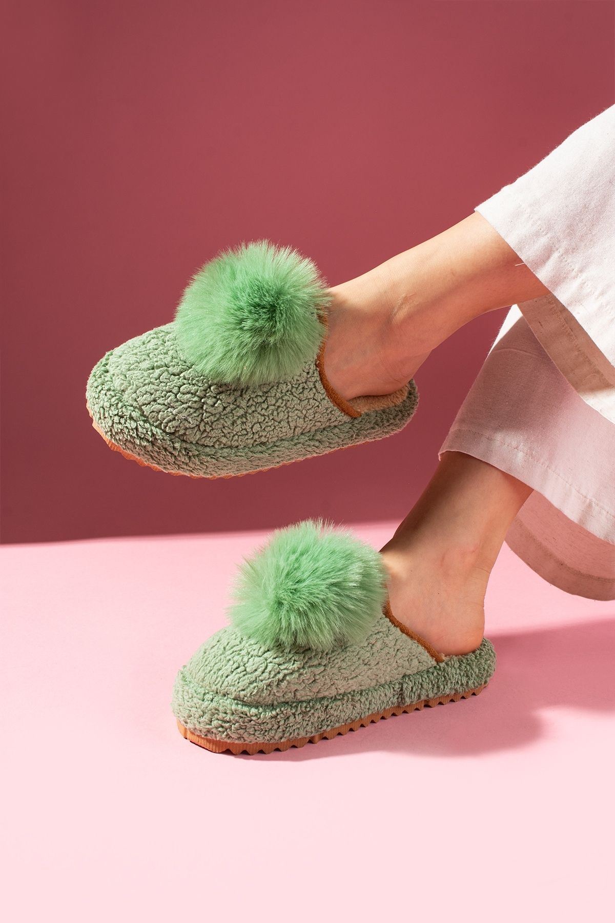 Poffina Mint Yeşili Ponponlu Saraç Detaylı Sessiz Taban Ev Terliği