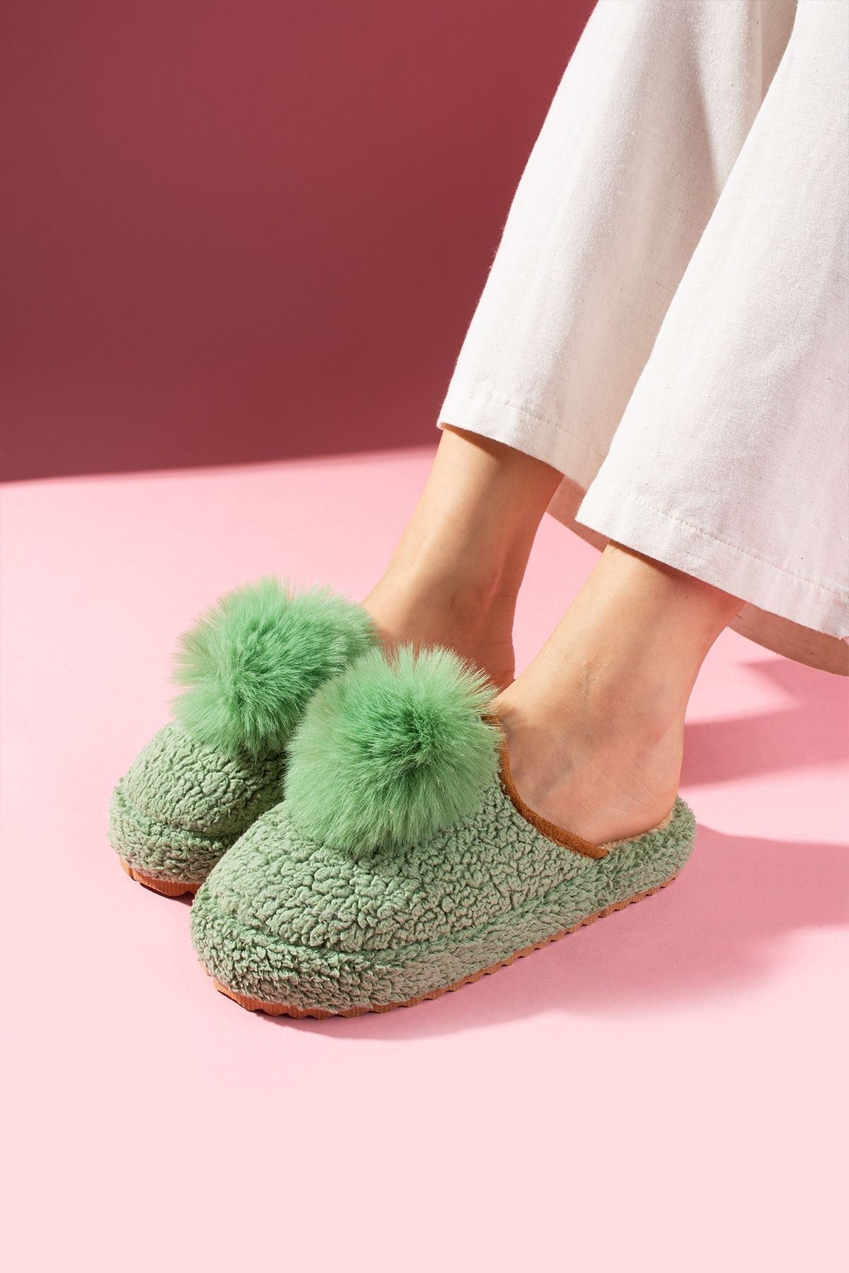 Poffina Mint Yeşili Ponponlu Saraç Detaylı Sessiz Taban Ev Terliği