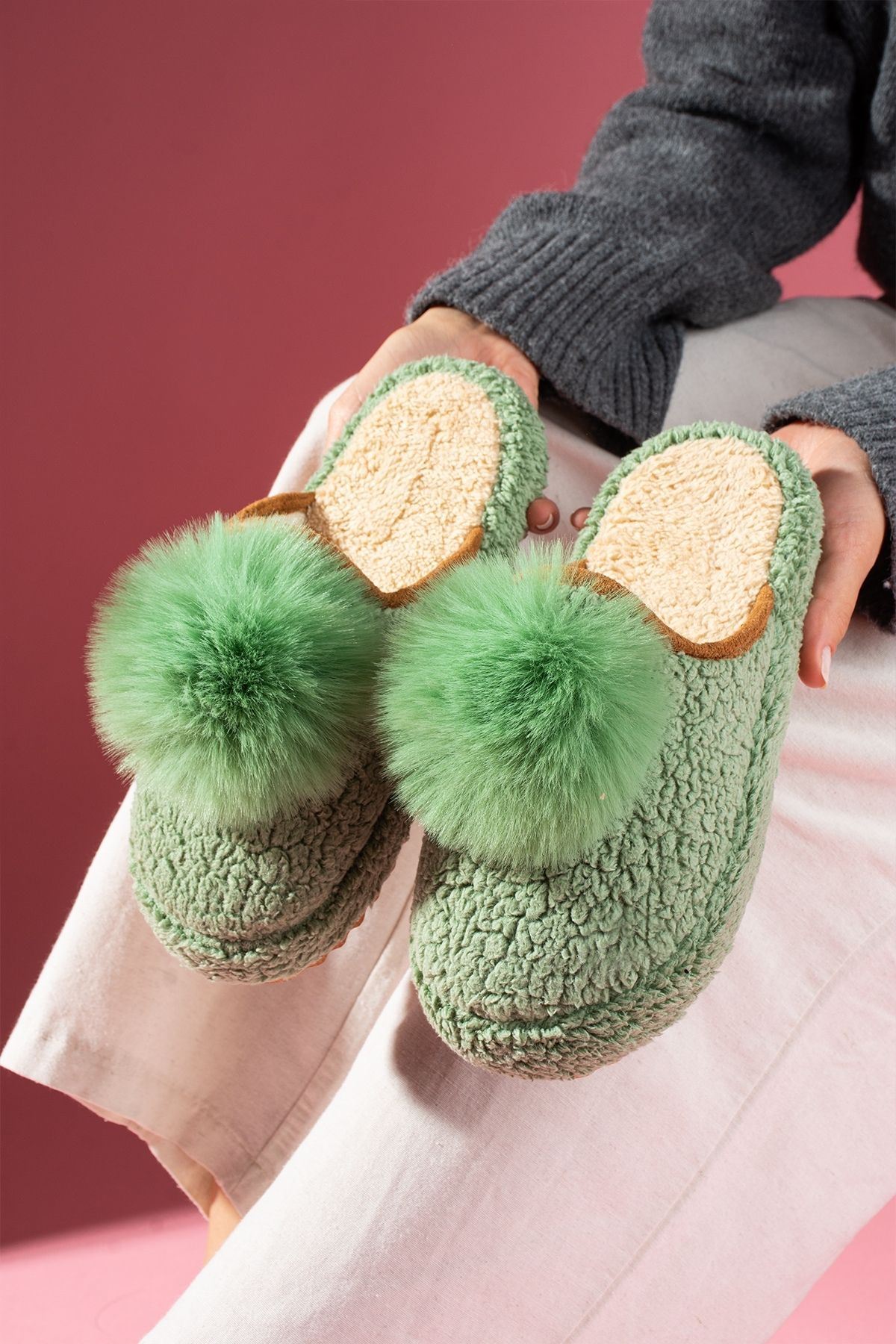 Poffina Mint Yeşili Ponponlu Saraç Detaylı Sessiz Taban Ev Terliği