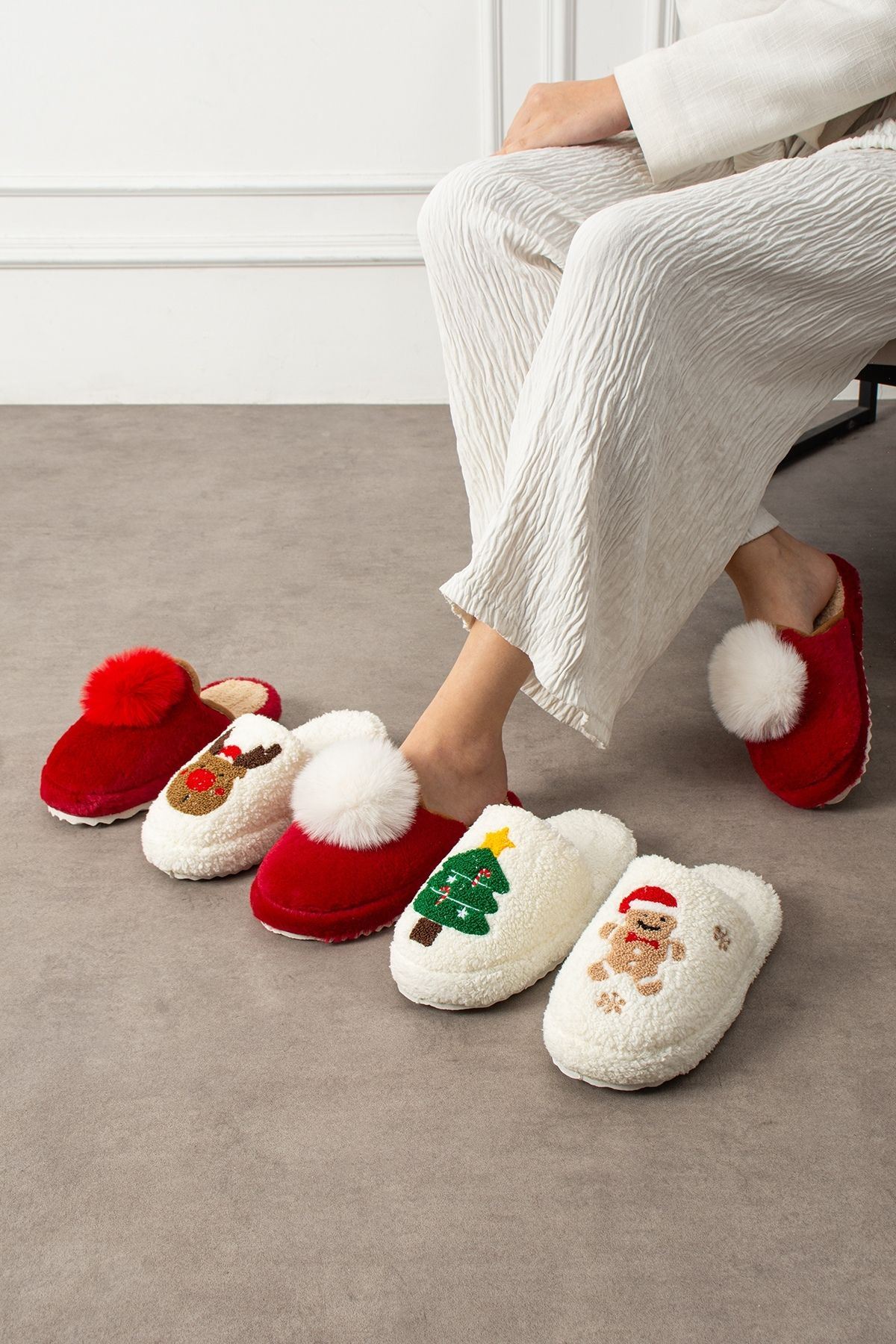 Pinello Beyaz Kurabiye Kabartma Nakışlı Sessiz Taban Yılbaşı Hediyelik Panduf Ev Terliği