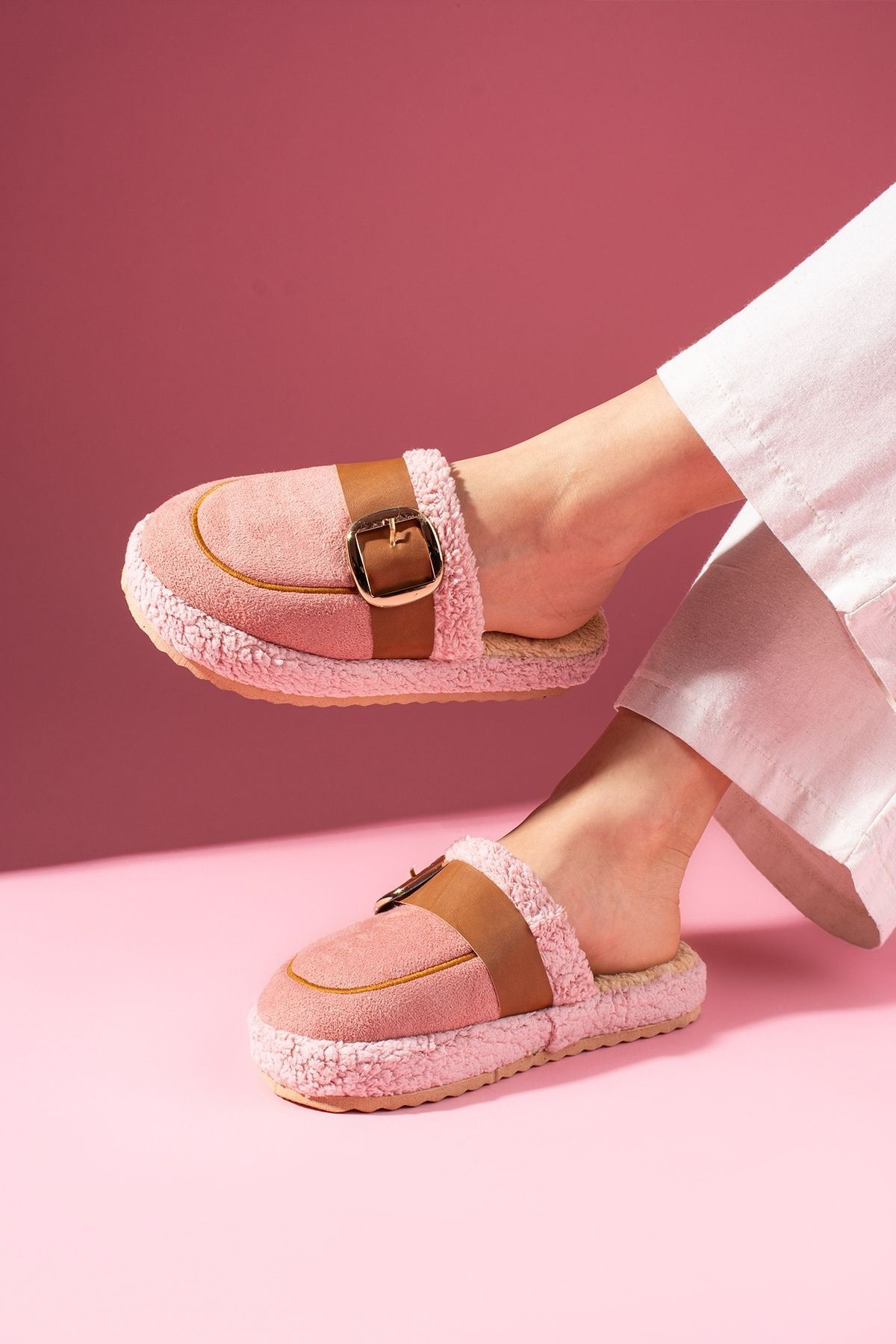 Puffita Pudra Gold Tokalı Kemerli Saraç Detaylı Sessiz Taban Ev Terliği