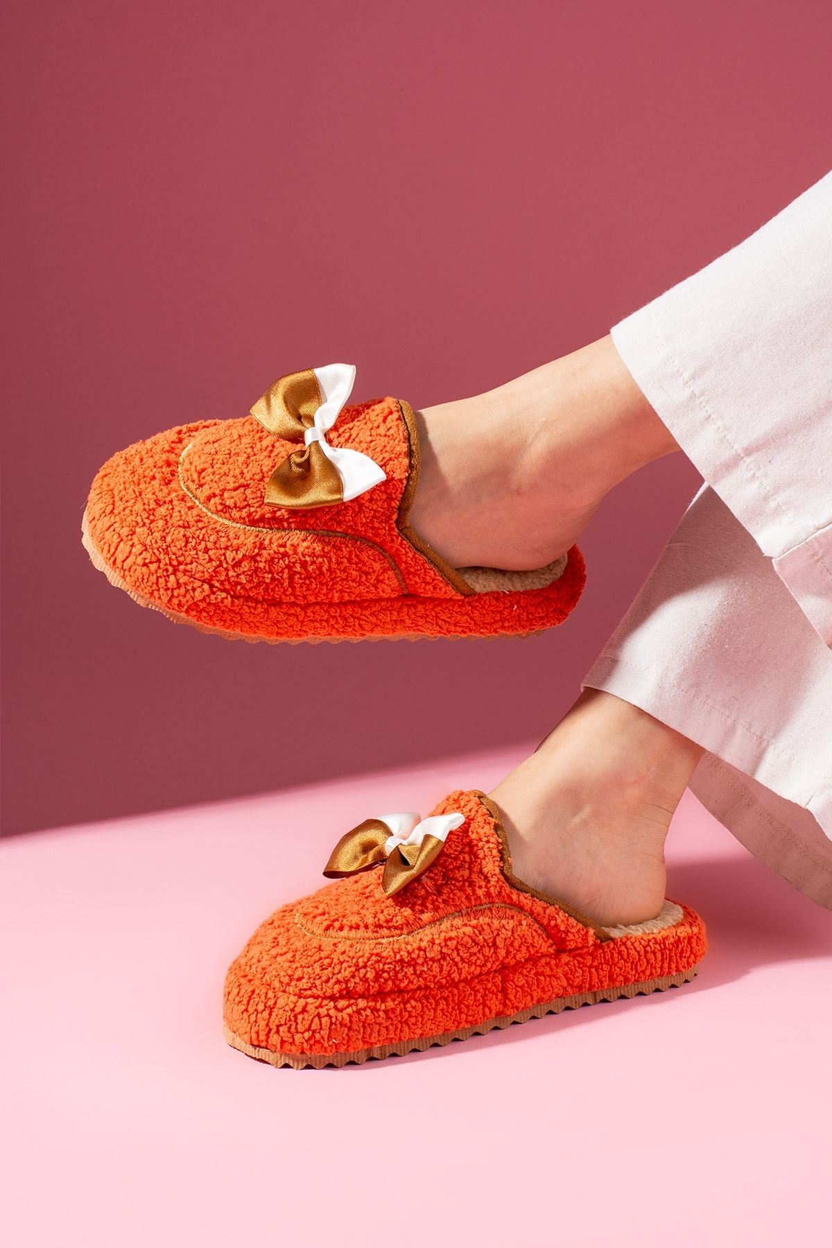 Curry Turuncu Fiyonklu Saraç Detaylı Sessiz Taban Ev Terliği