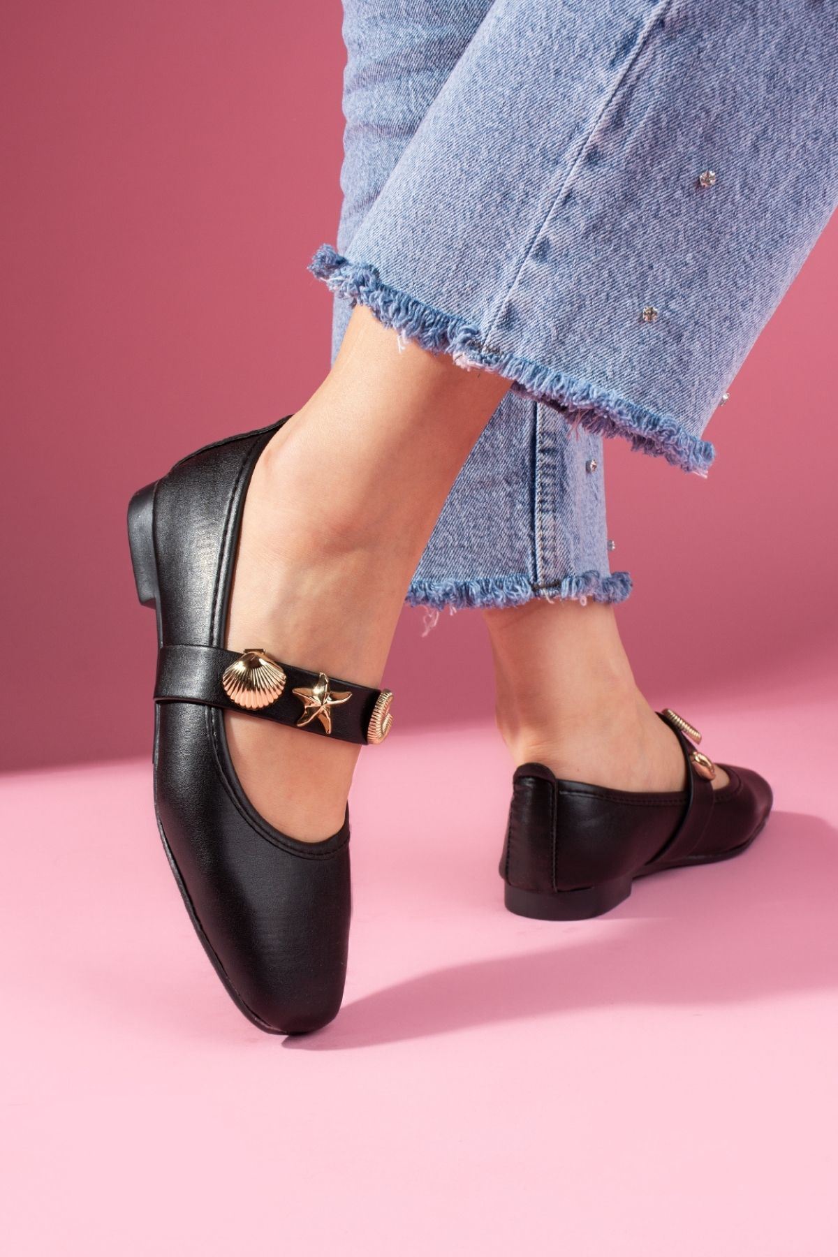 Marina Siyah Cilt Deniz Kabuğu Yıldız Aksesuar Bantlı Babet