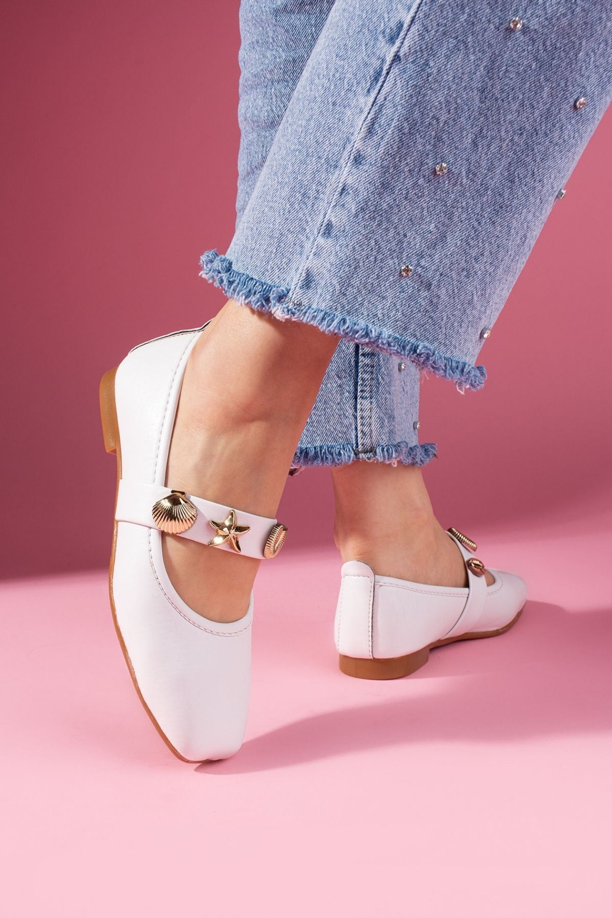 Marina Beyaz Cilt Deniz Kabuğu Yıldız Aksesuar Bantlı Babet