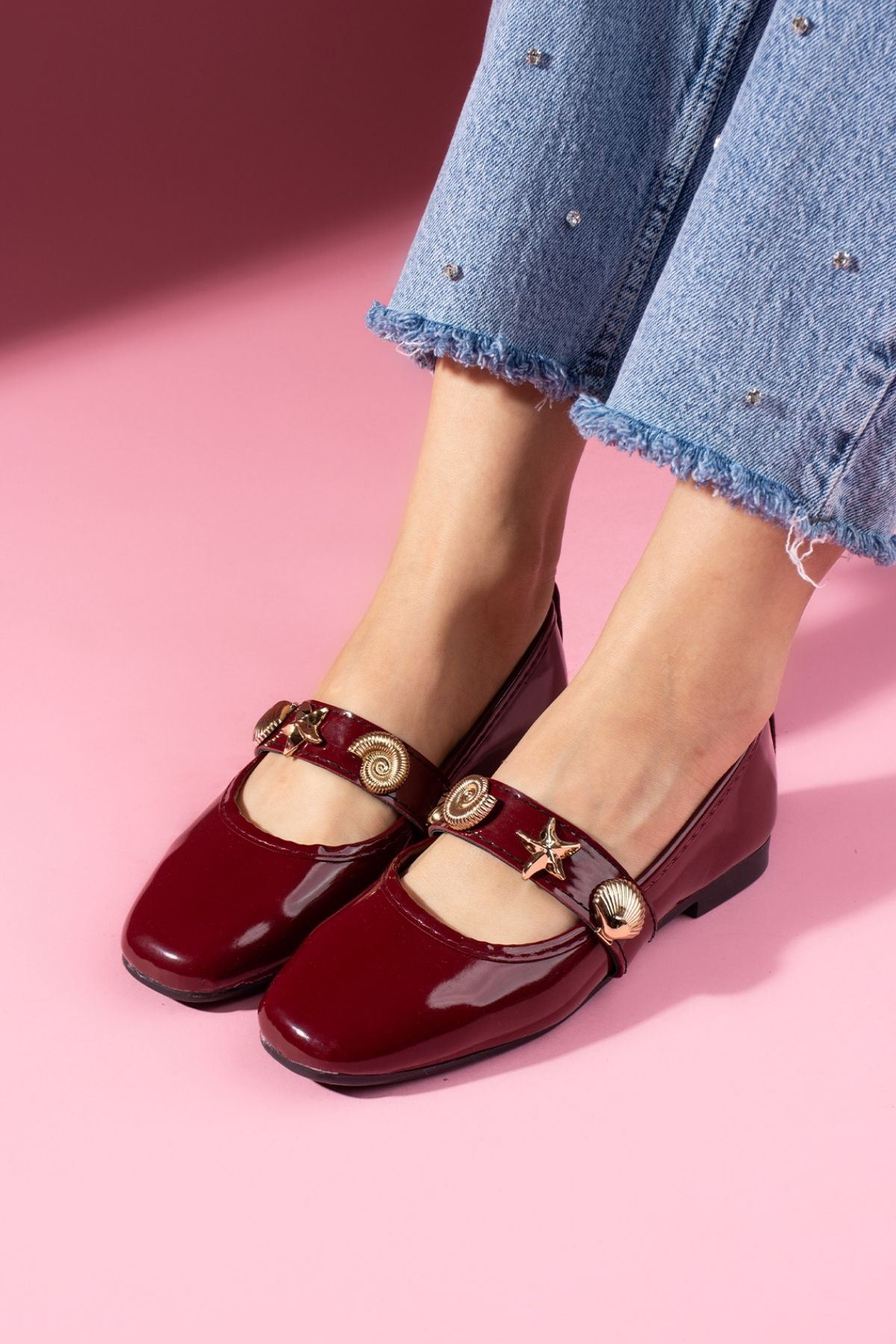 Marina Bordo Rugan Deniz Kabuğu Yıldız Aksesuar Bantlı Babet