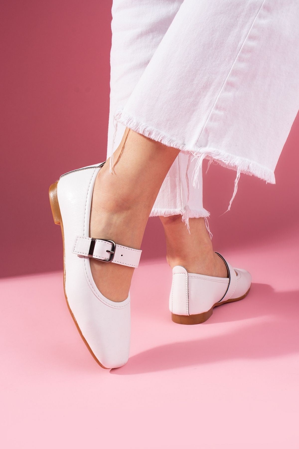 Lorena Beyaz Cilt Gold Tokalı Kalın Bantlı Babet