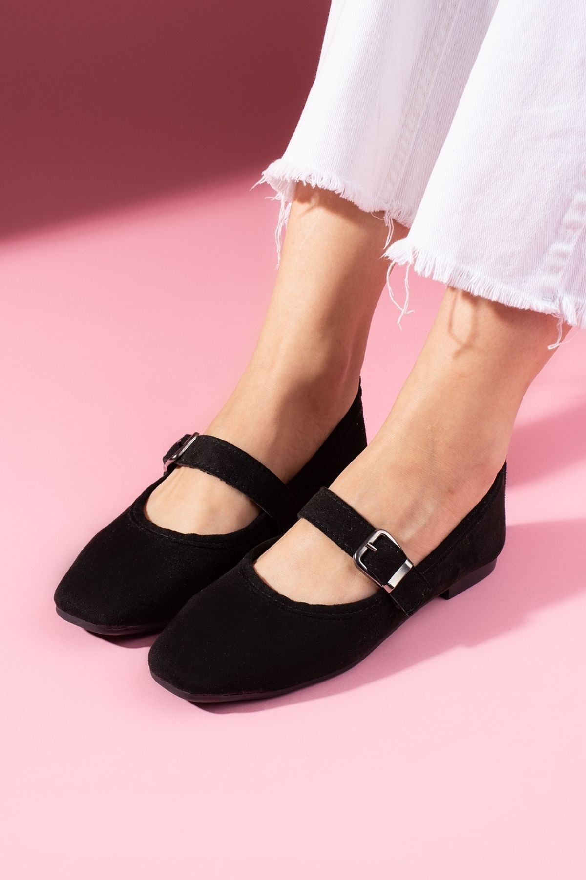 Lorena Siyah Süet Gold Tokalı Kalın Bantlı Babet