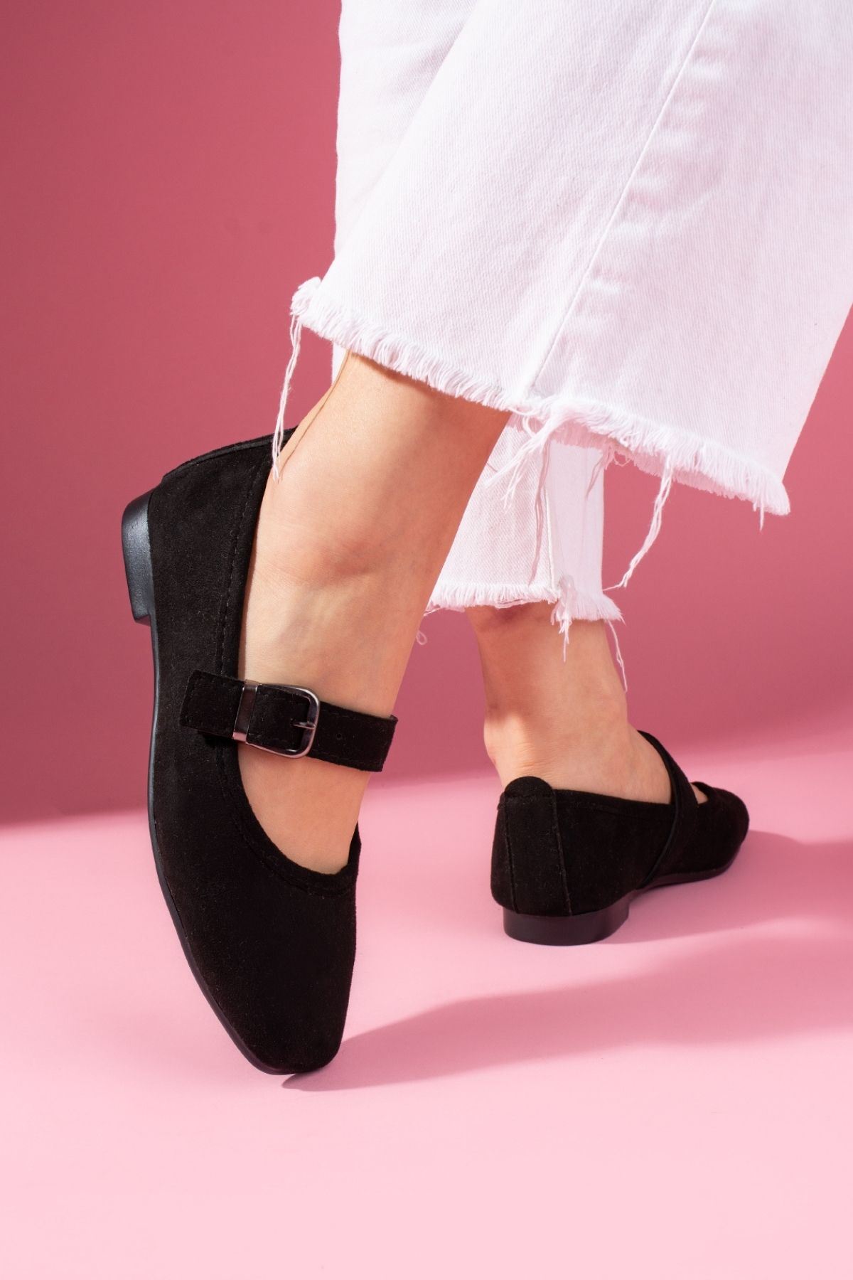 Lorena Siyah Süet Gold Tokalı Kalın Bantlı Babet