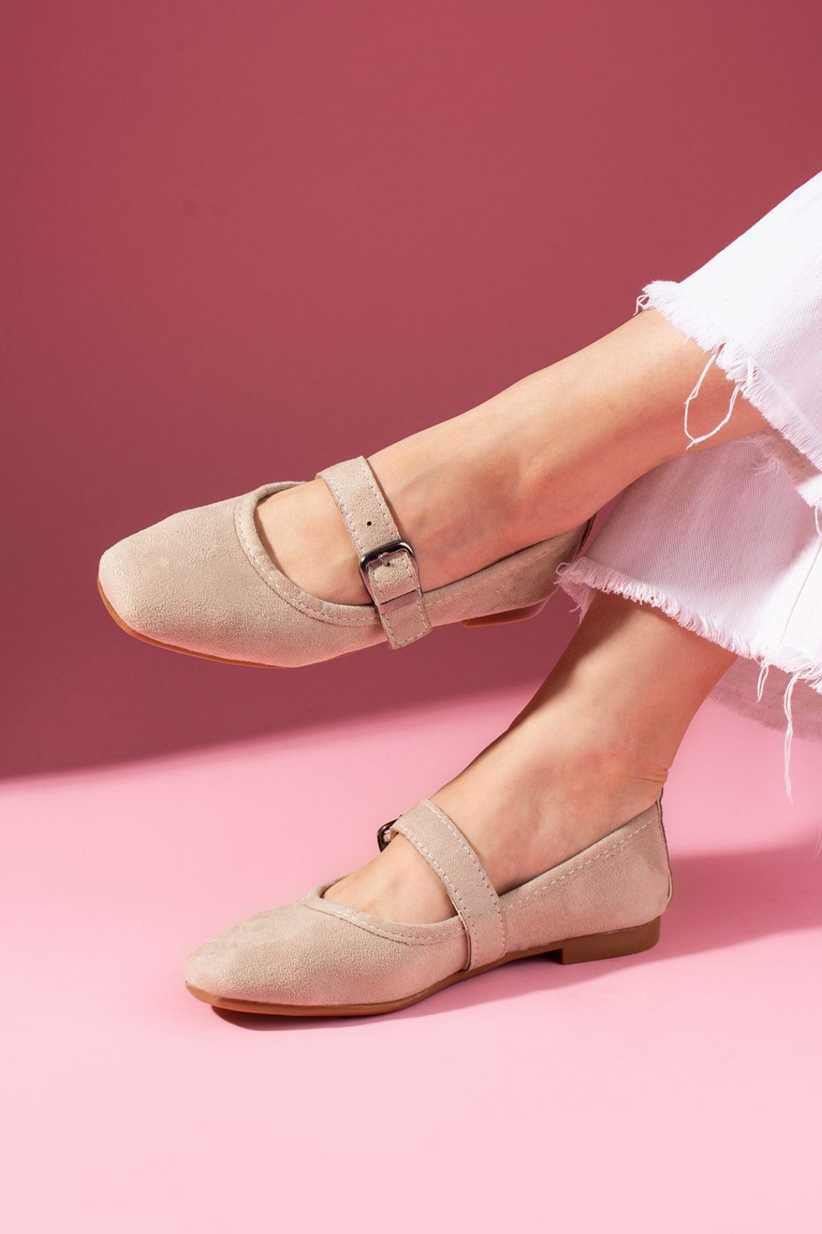 Lorena Bej Süet Gold Tokalı Kalın Bantlı Babet