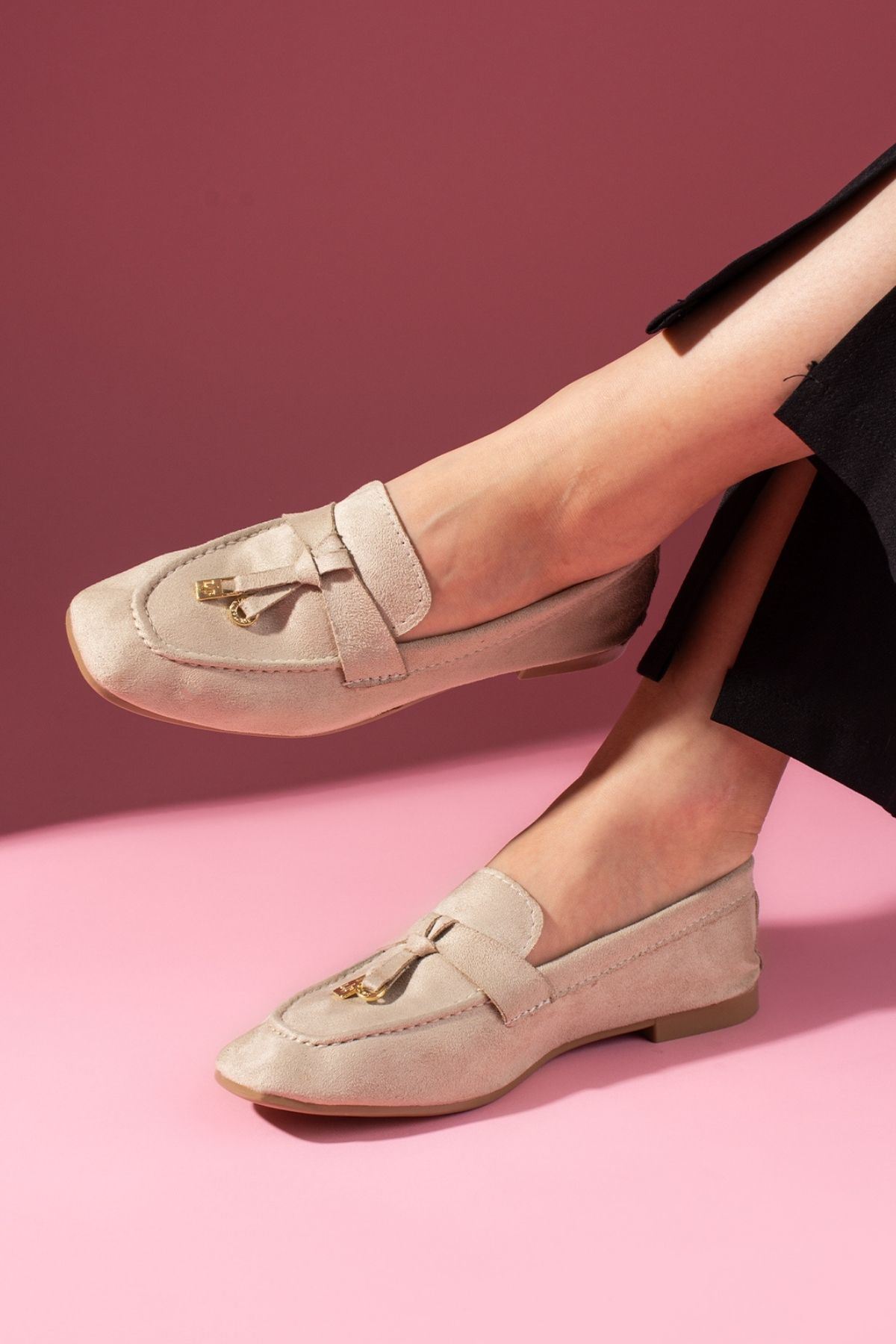 Viona Bej Süet Saraçlı Mini Fiyonk Aksesuarlı Loafer Babet