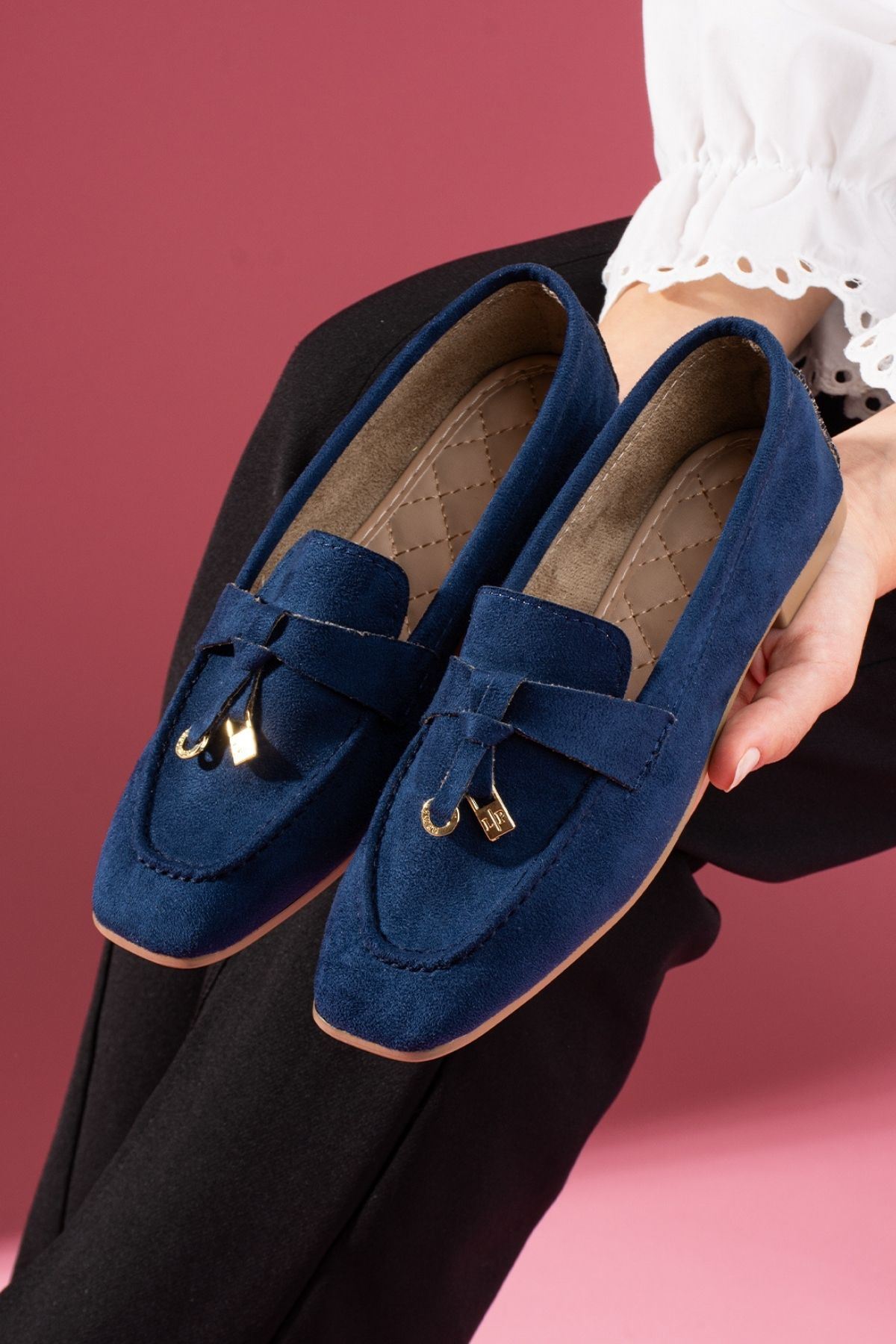 Viona Lacivert Süet Saraçlı Mini Fiyonk Aksesuarlı Loafer Babet