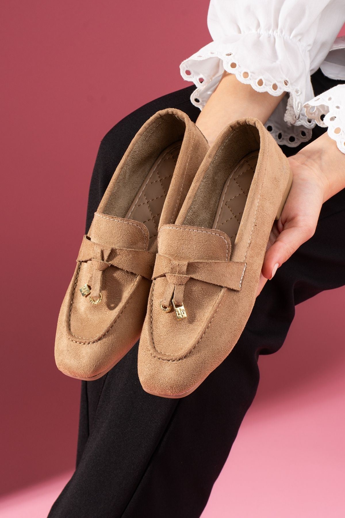 Viona Vizon Süet Saraçlı Mini Fiyonk Aksesuarlı Loafer Babet