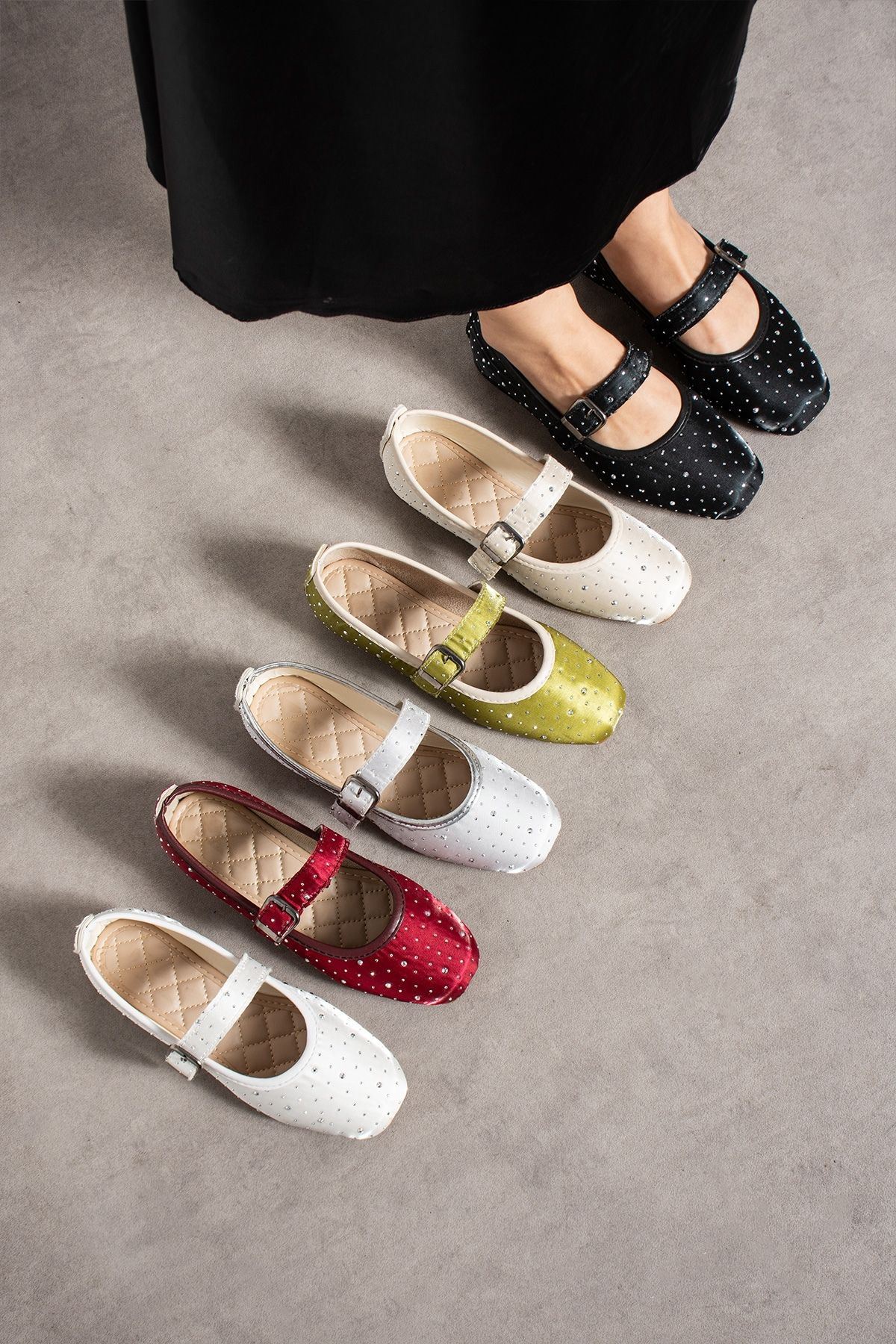 Adora Siyah Saten Taşlı Gümüş Tokalı Kalın Bantlı Babet