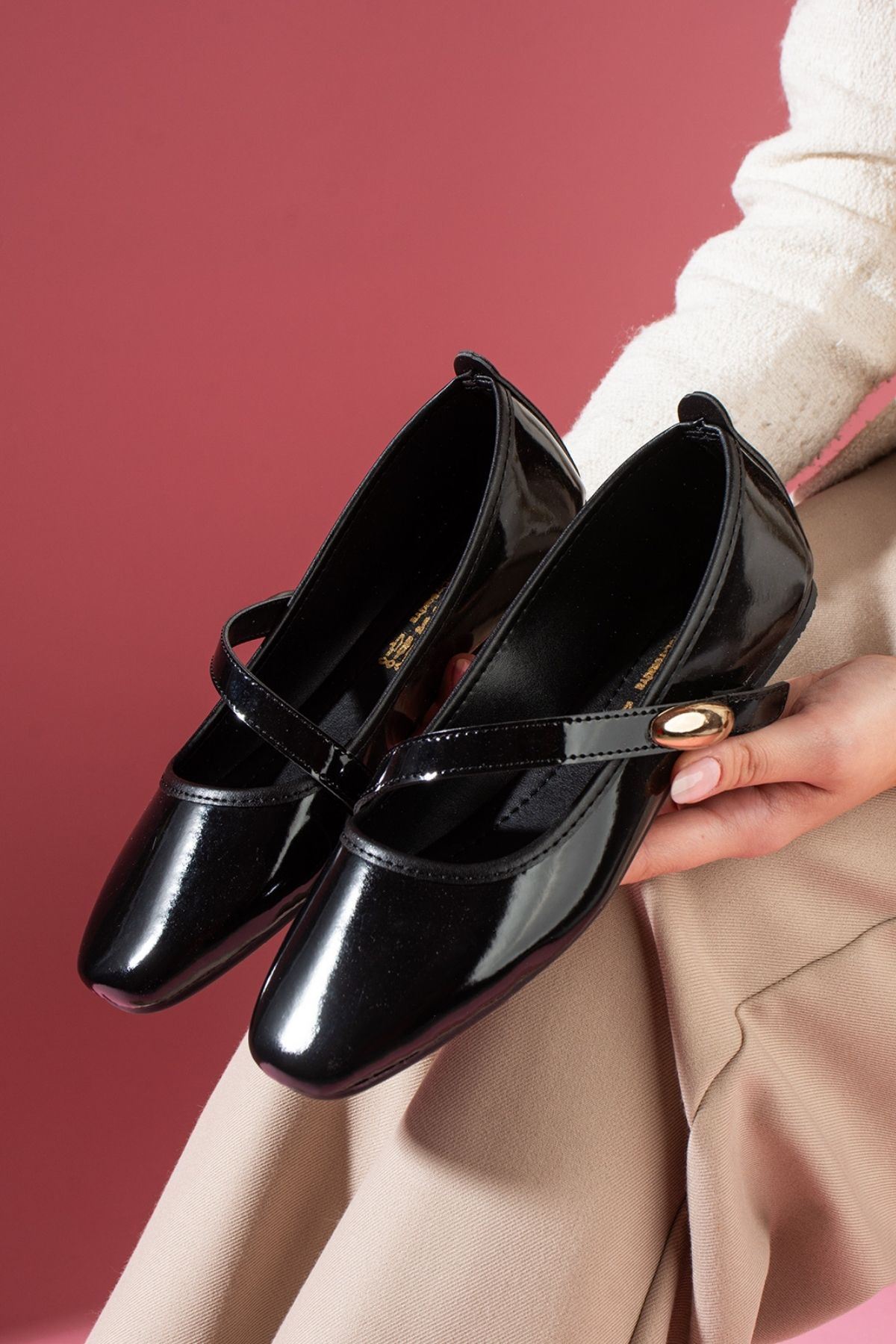 Olivia Siyah Rugan Gold Damla Aksesuarlı İnce Bantlı Babet