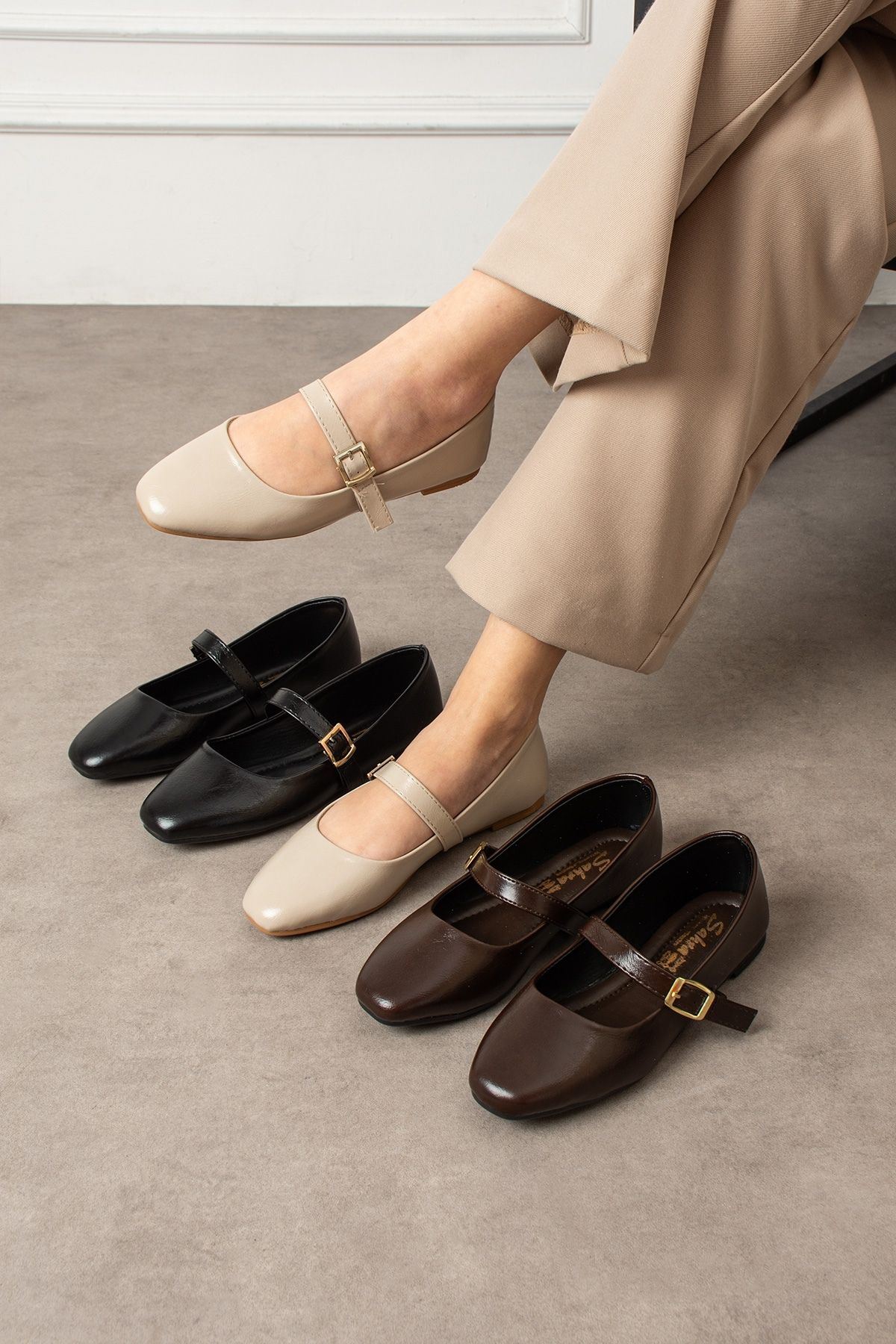 Elise Vizon Cilt Gold Tokalı Kemer Bantlı Babet