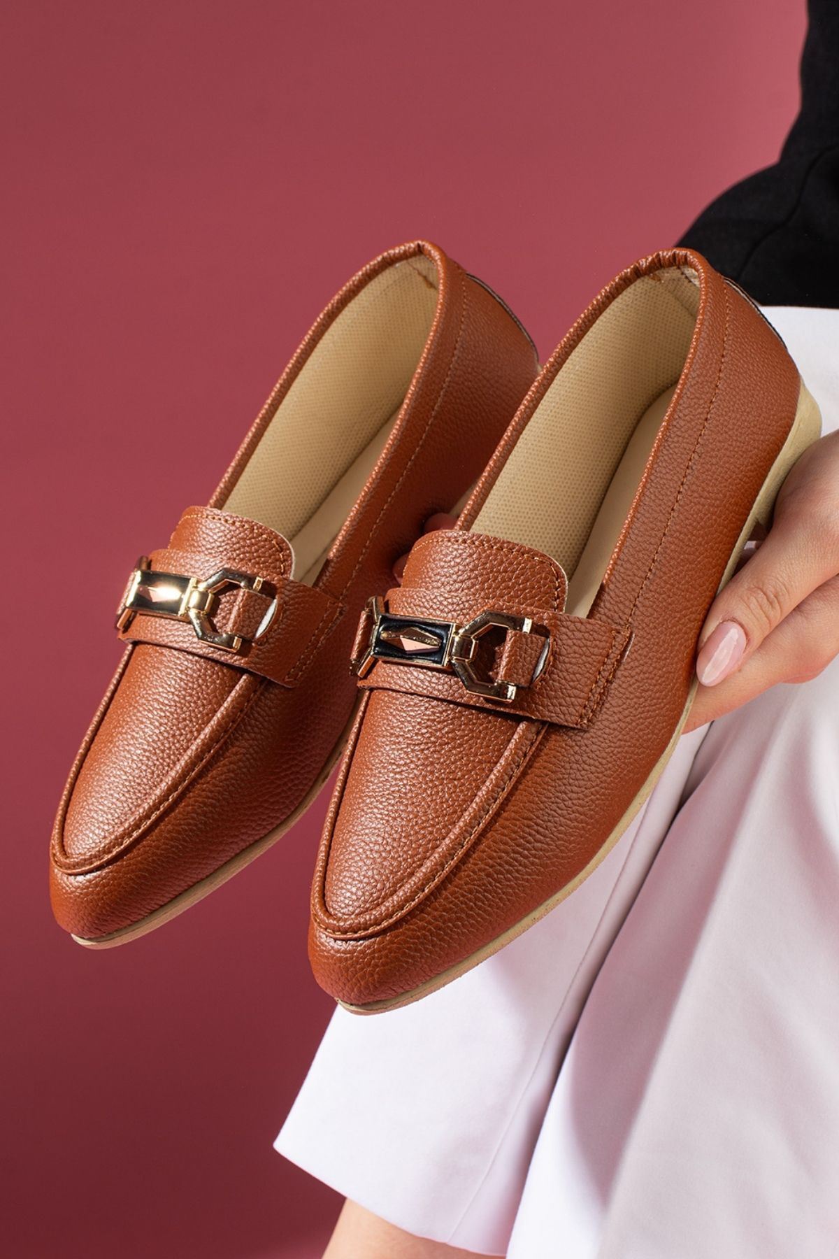 Lucia Taba Gold Zincir Aksesuarlı Loafer Babet