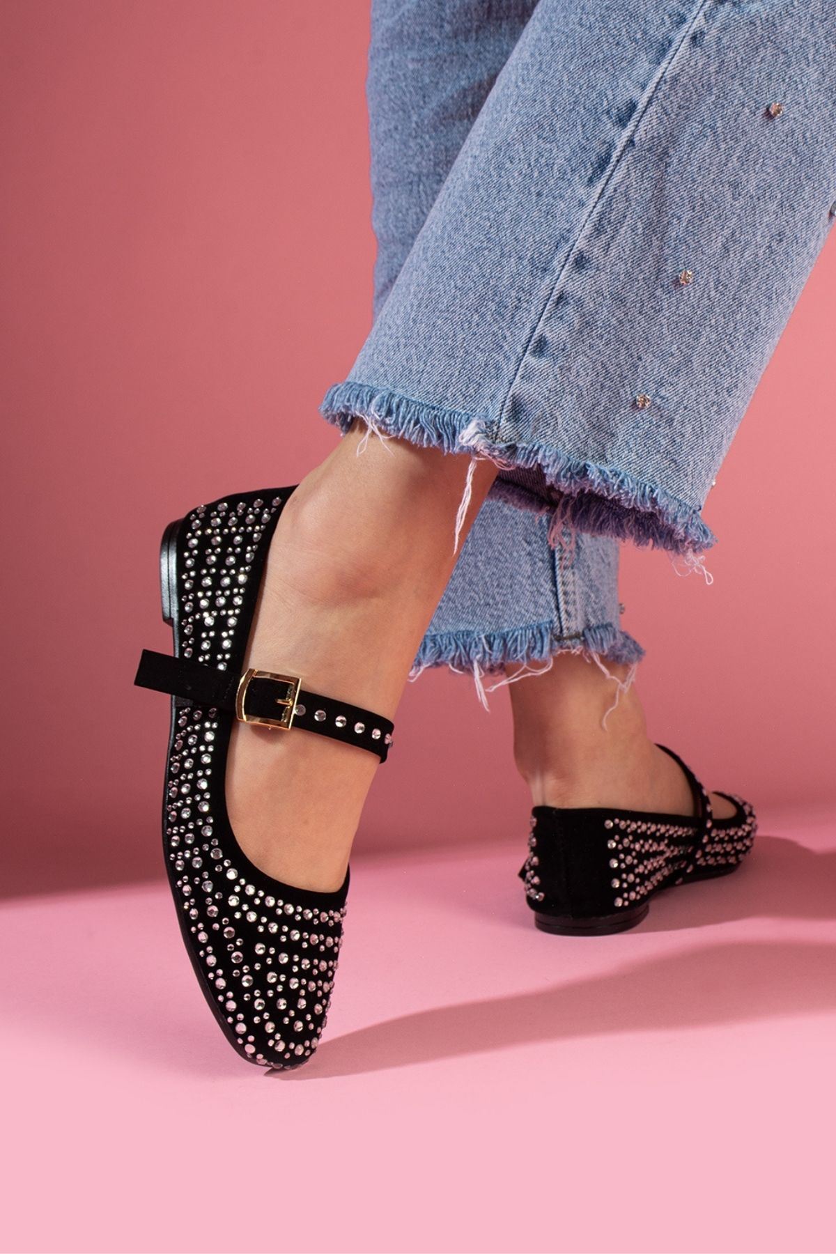 Renata Siyah Süet Kristal Taş İşlemeli Gold Tokalı Kemer Bantlı Babet