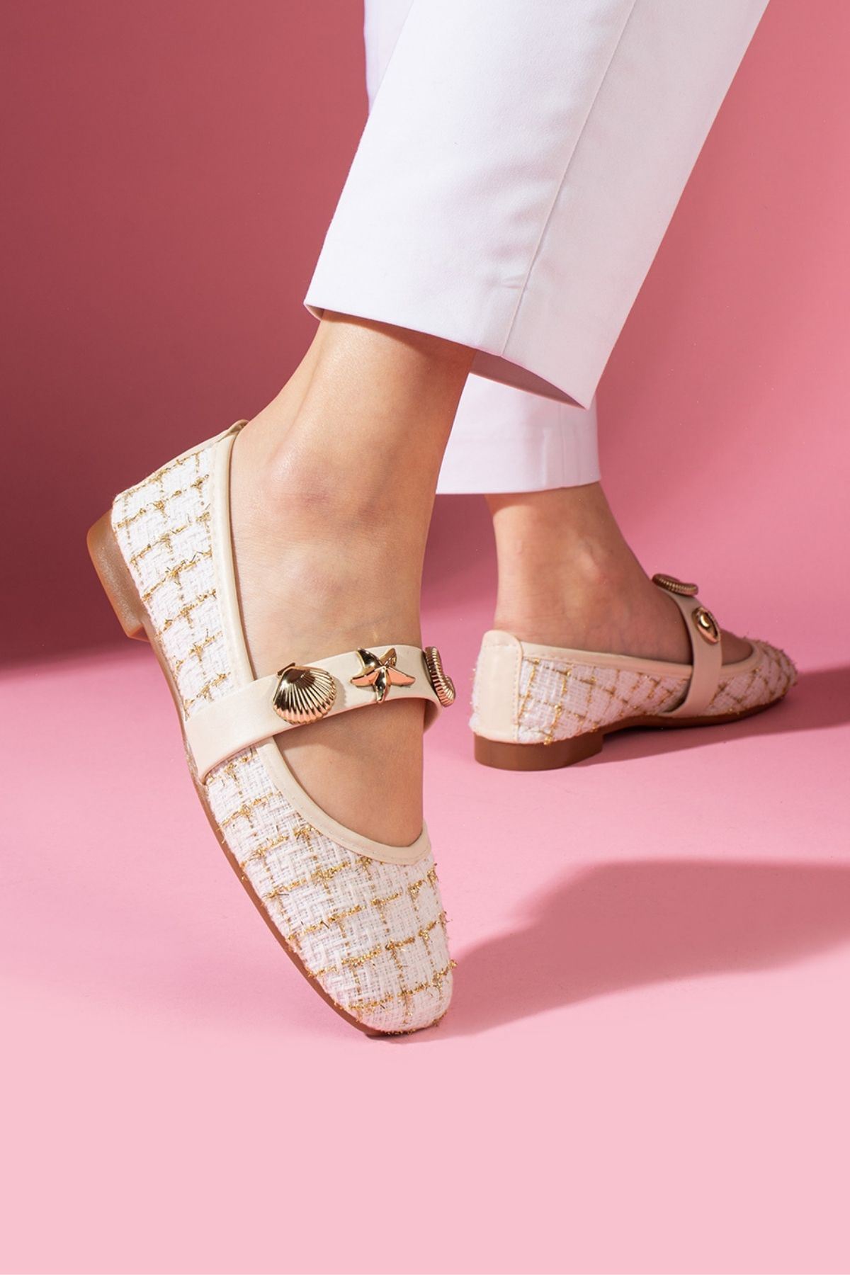 Veneta Bej Simli Kumaş Deniz Kabuğu Yıldız Aksesuar Bantlı Babet