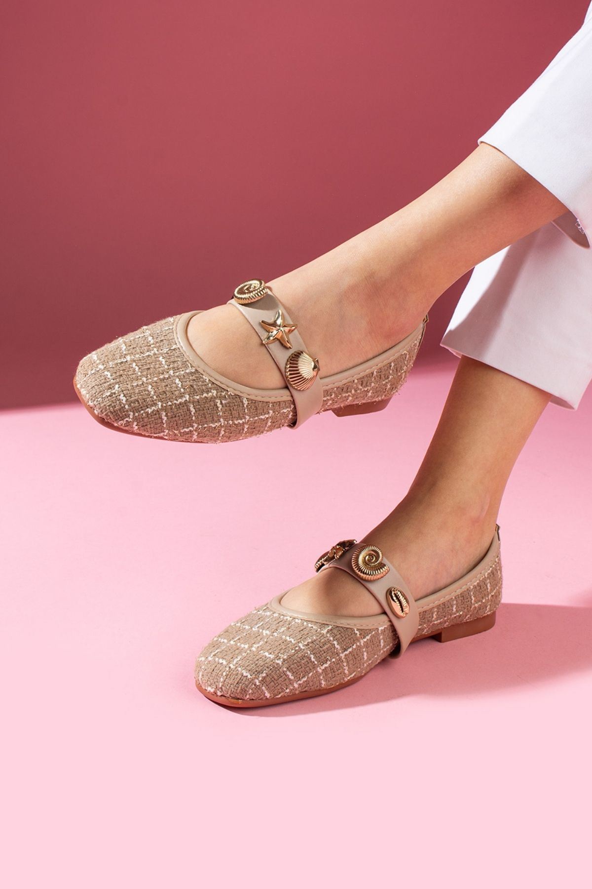 Veneta Vizon Simli Kumaş Deniz Kabuğu Yıldız Aksesuar Bantlı Babet