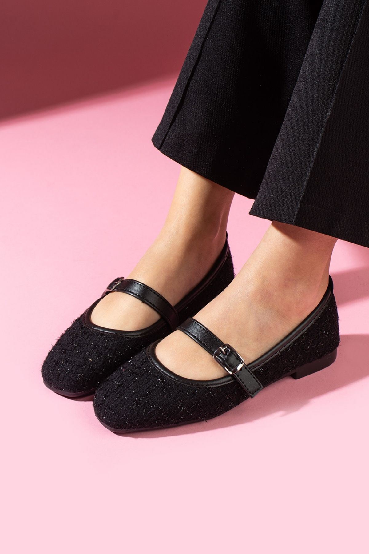 Camelia Siyah Simli Kumaş Nikel Tokalı Kemer Bantlı Babet