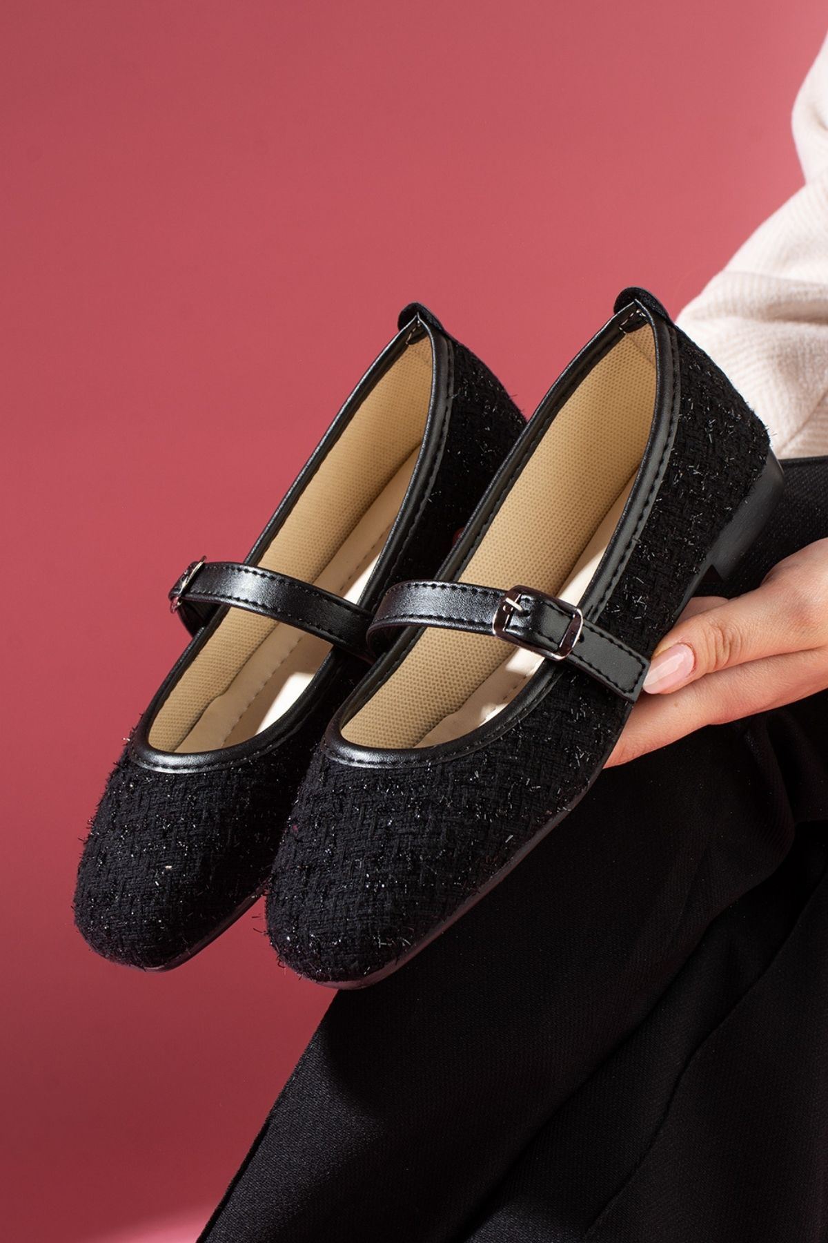 Camelia Siyah Simli Kumaş Nikel Tokalı Kemer Bantlı Babet