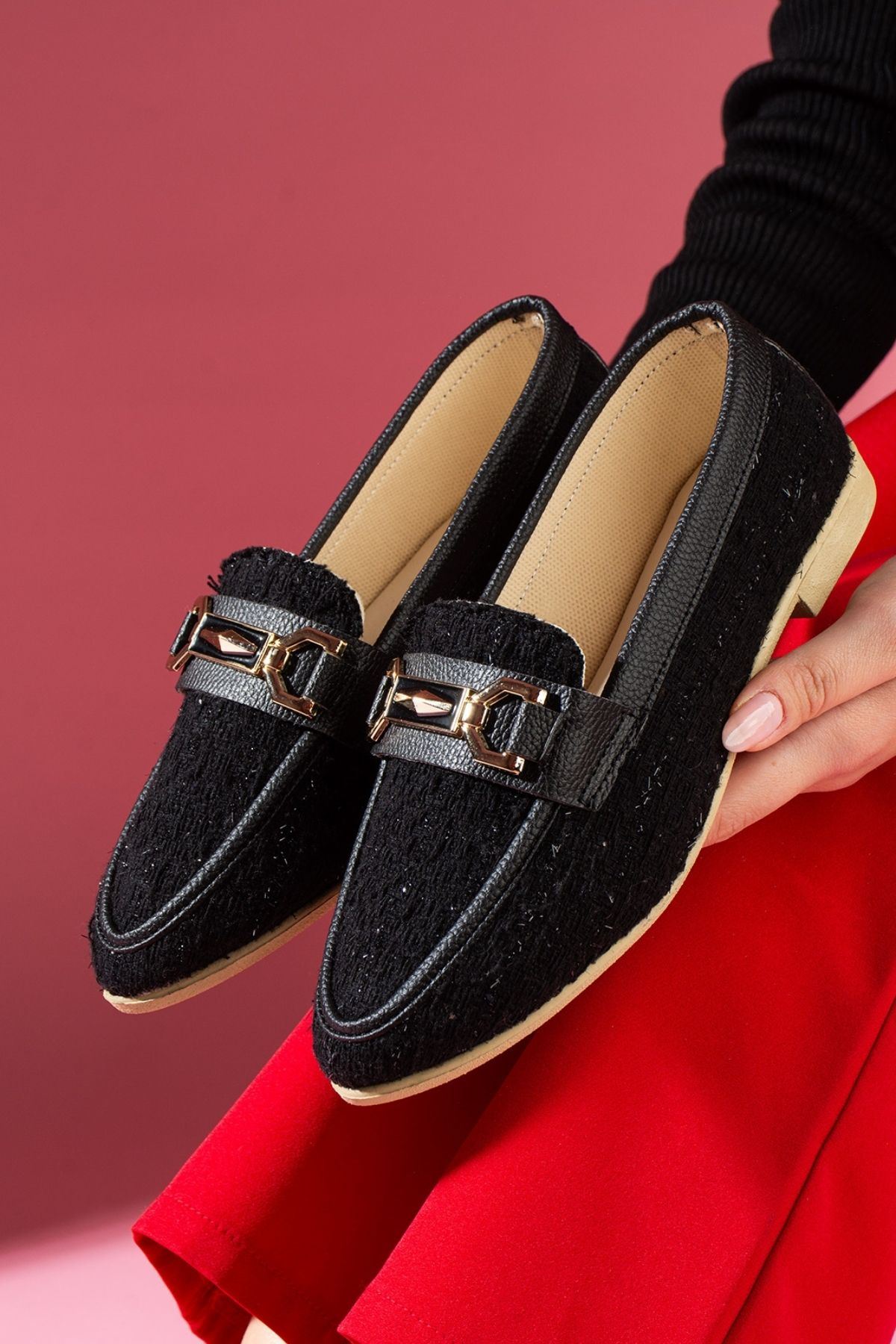 Cassia Siyah Simli Kumaş Gold Zincir Aksesuarlı Loafer Babet