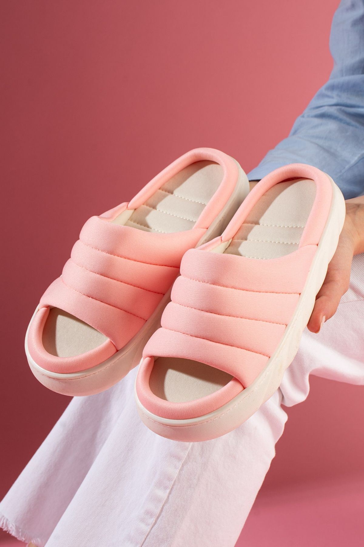 Avenza Pudra İçi Bej Ultra Hafif Bulut Tabanlı Dolgu Bantlı Terlik