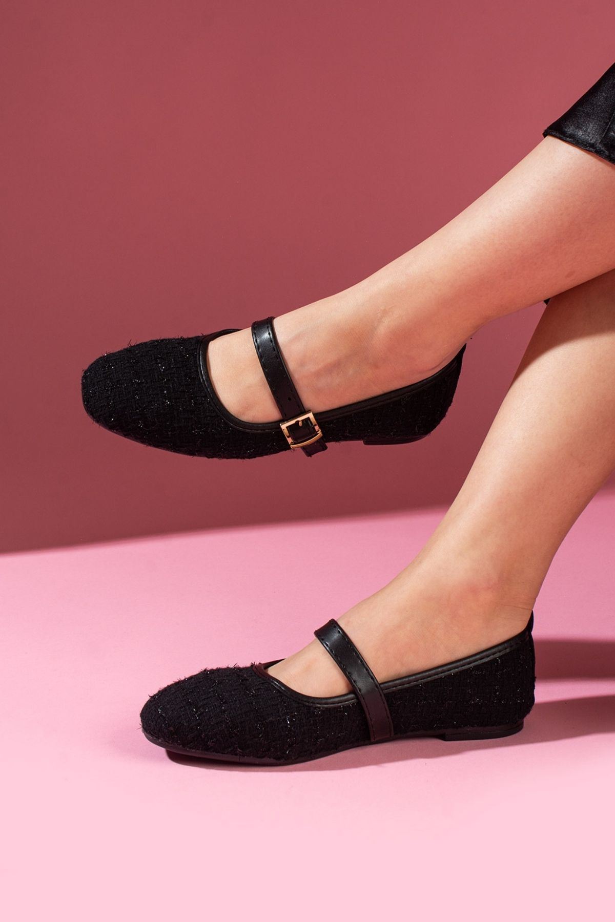 Minerva Siyah Simli Kumaş Gold Tokalı Kemer Bantlı Babet