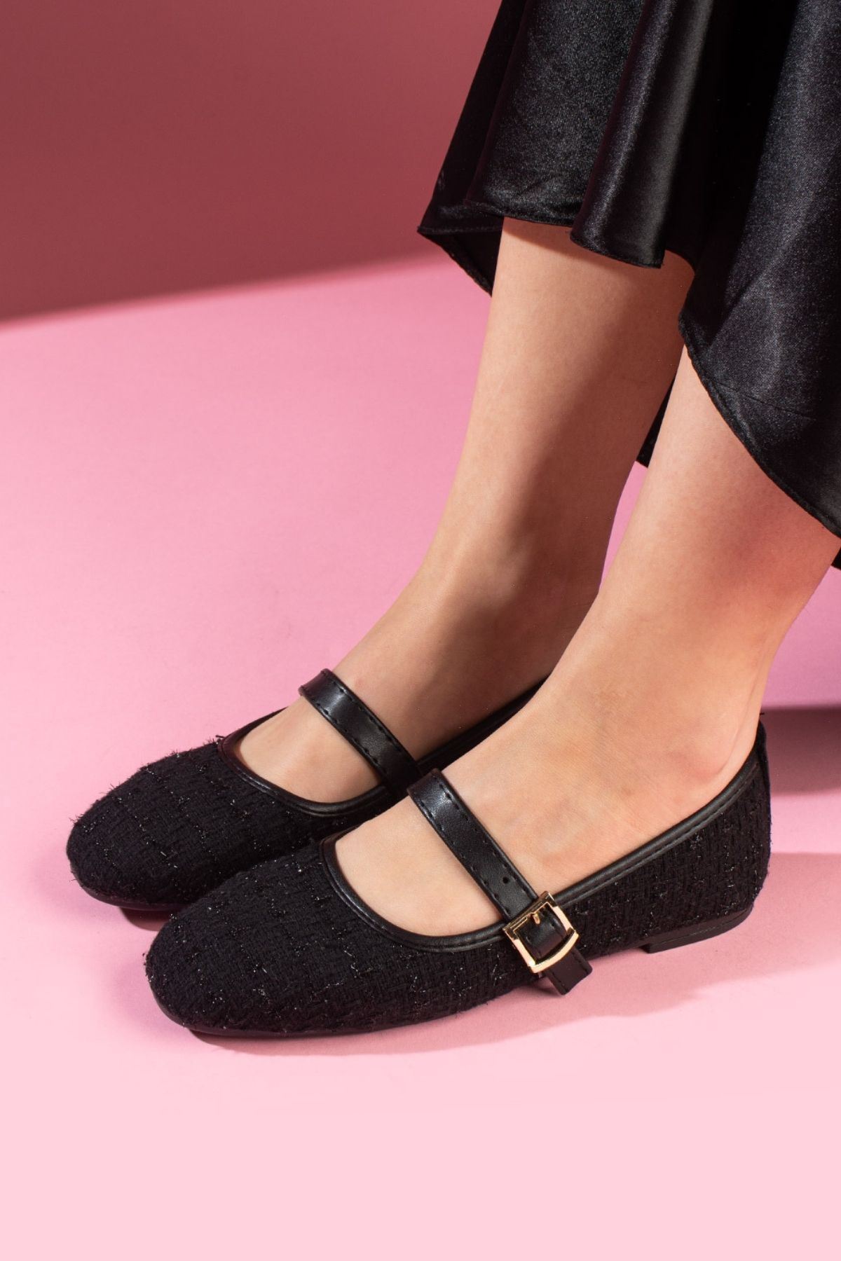 Minerva Siyah Simli Kumaş Gold Tokalı Kemer Bantlı Babet