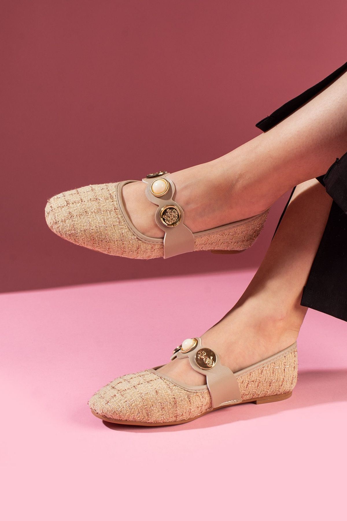 Modena Vizon Simli Kumaş İnci ve Mühür Detaylı Bantlı Babet