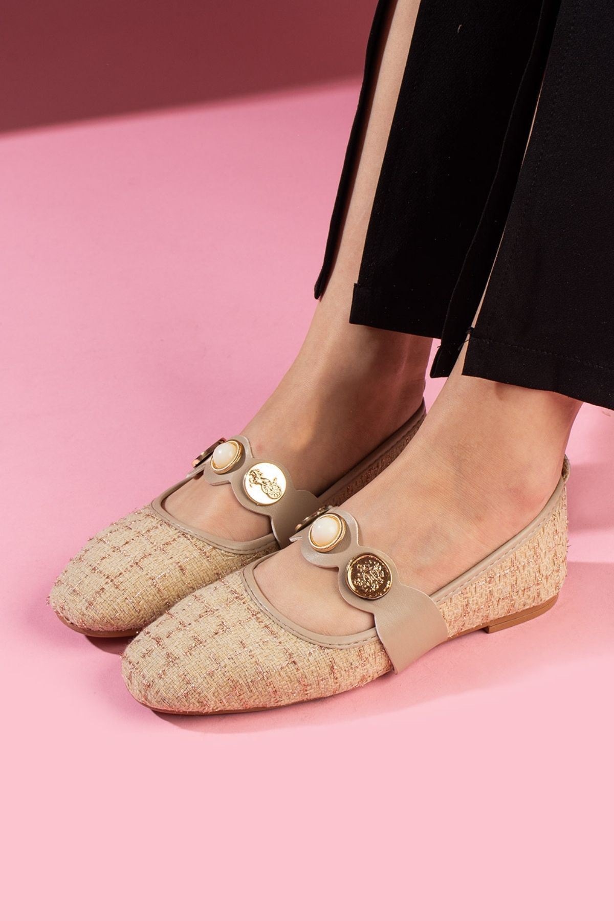 Modena Vizon Simli Kumaş İnci ve Mühür Detaylı Bantlı Babet