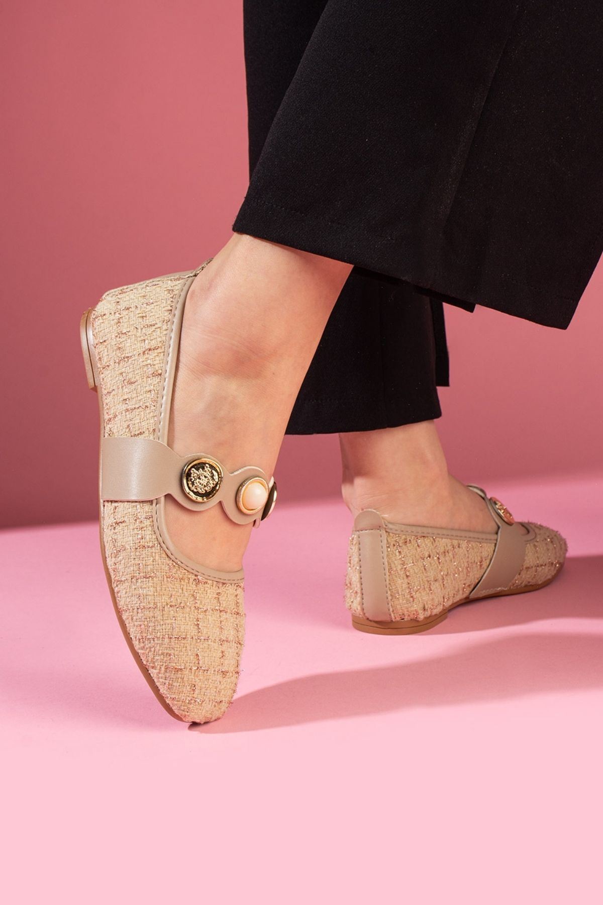 Modena Vizon Simli Kumaş İnci ve Mühür Detaylı Bantlı Babet