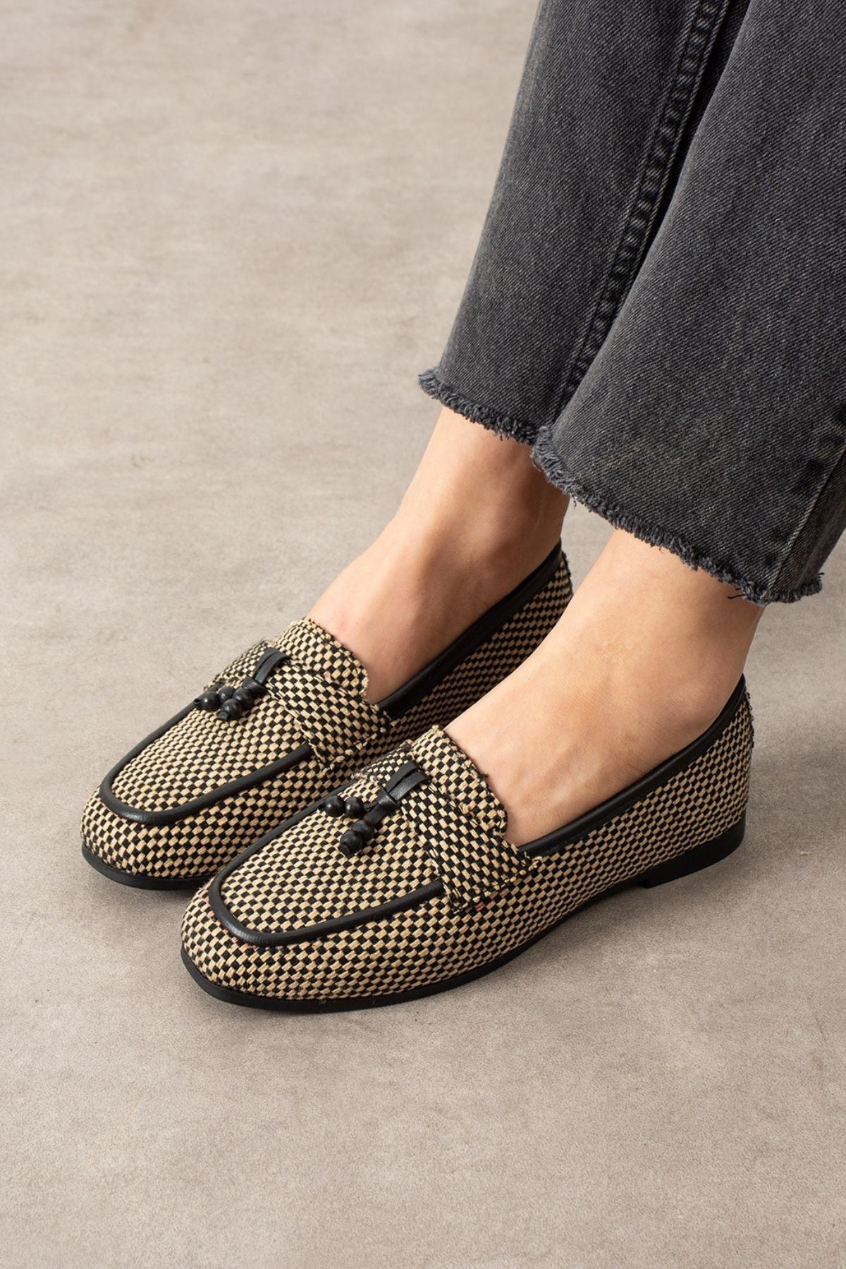 Padova Damalı Siyah Püsküllü Ahşap Boncuk Detaylı Loafer Babet Günlük Ayakkabı