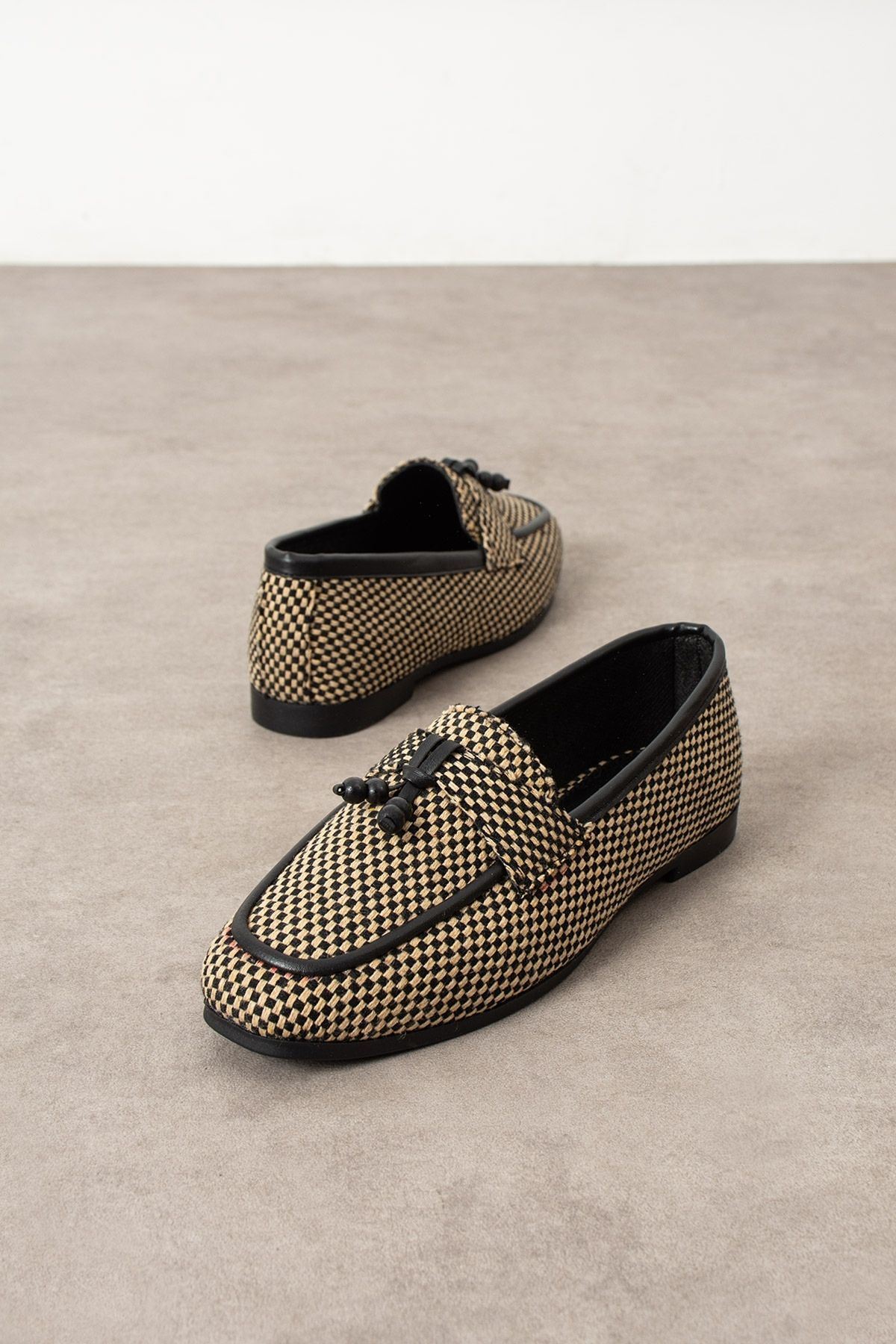 Padova Damalı Siyah Püsküllü Ahşap Boncuk Detaylı Loafer Babet Günlük Ayakkabı