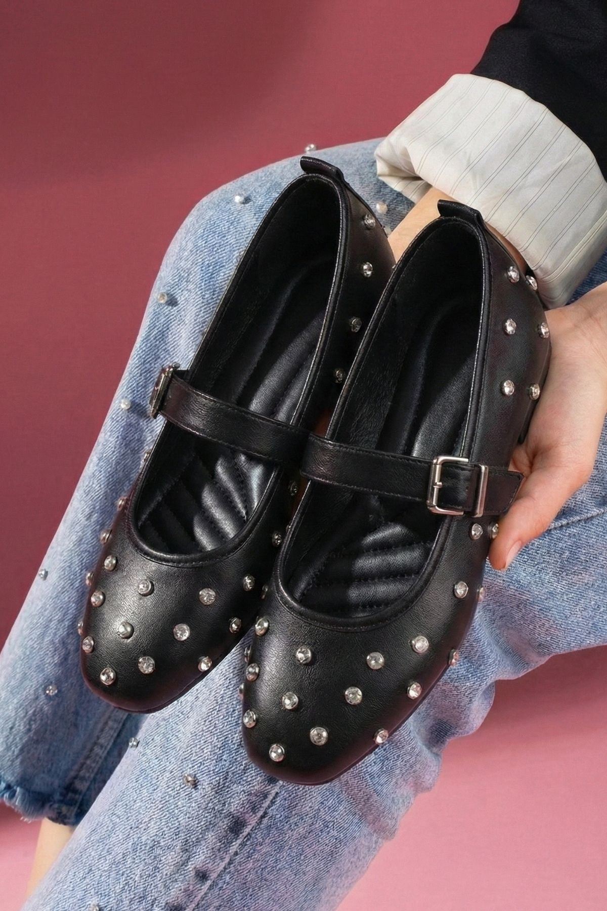 Argent Siyah Cilt Kristal Zımba Taşlı Kemerli Premium Babet