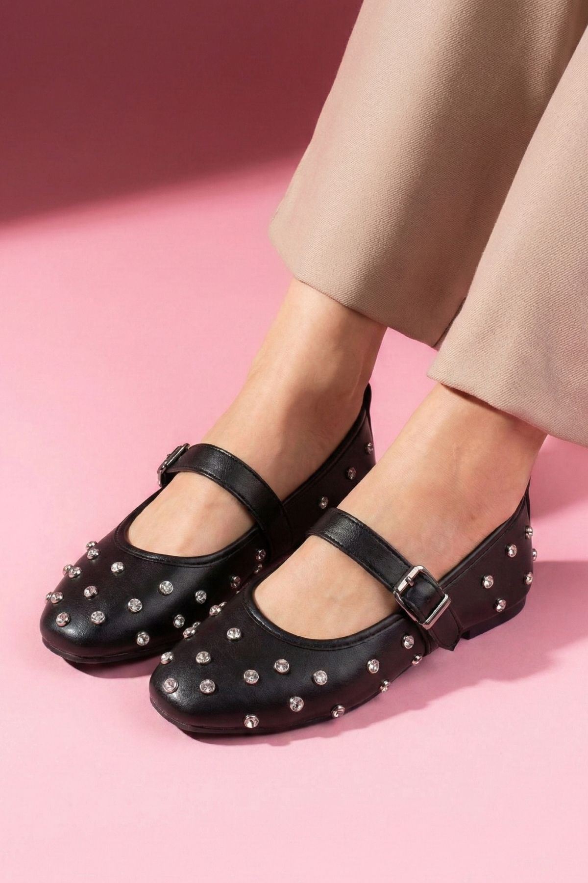 Argent Siyah Cilt Kristal Zımba Taşlı Kemerli Premium Babet