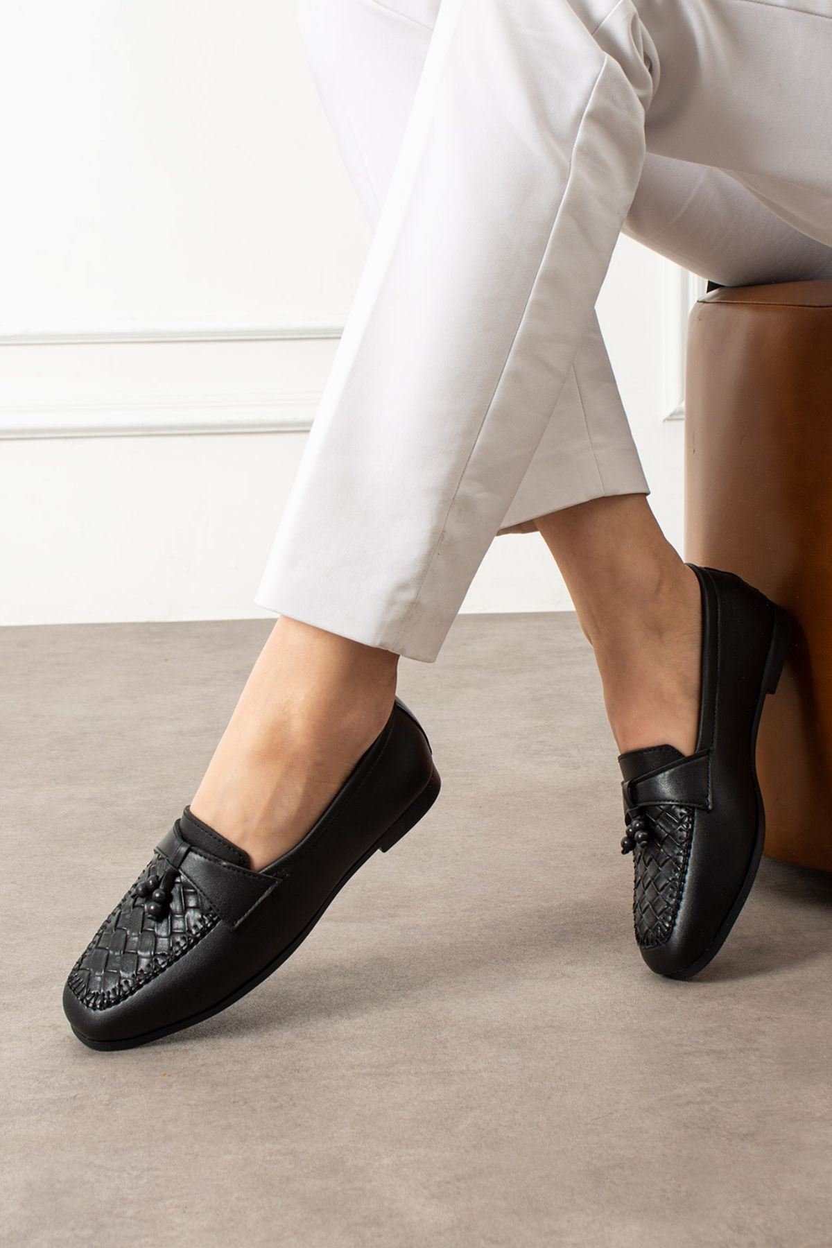 Novera Siyah Örgü Dikiş Saraçlı Boncuk Püsküllü Loafer Babet Günlük Ayakkabı