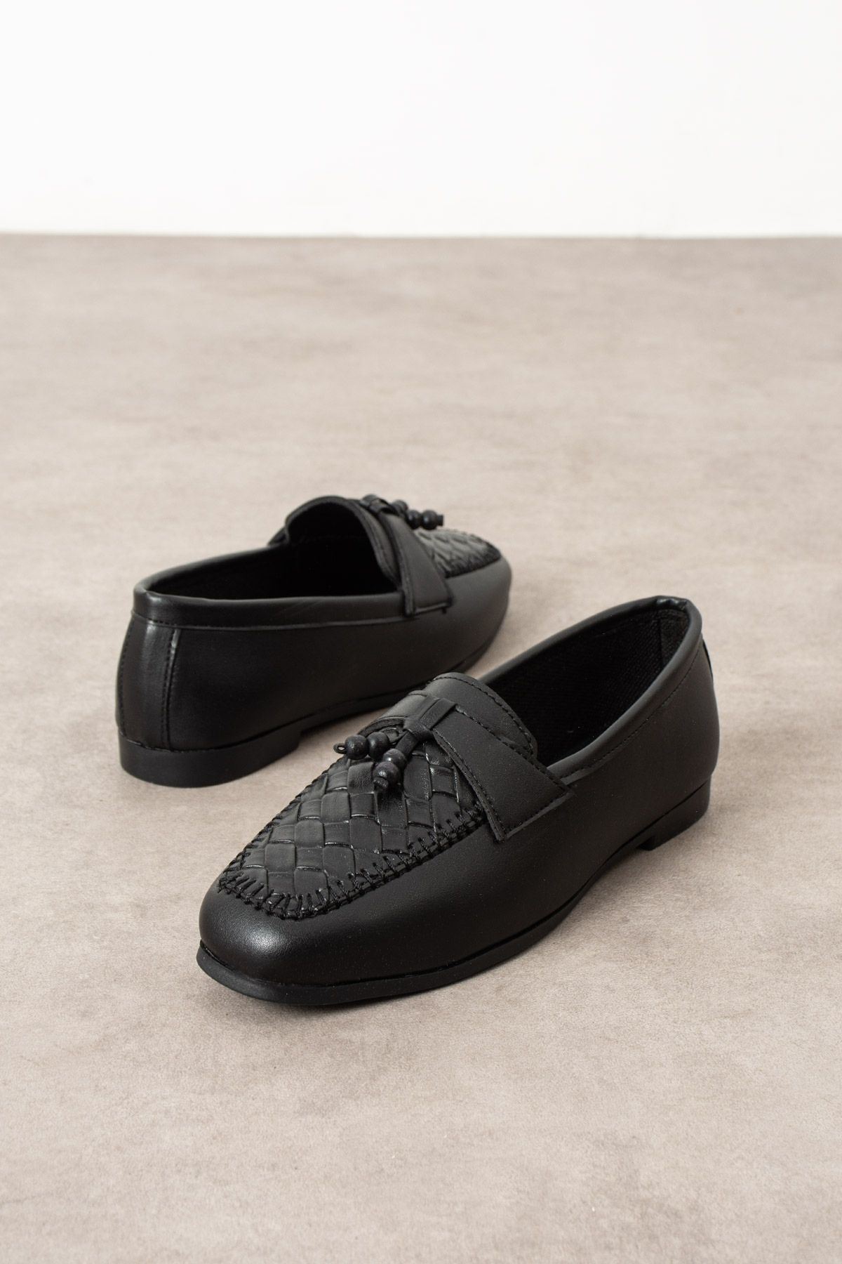 Novera Siyah Örgü Dikiş Saraçlı Boncuk Püsküllü Loafer Babet Günlük Ayakkabı