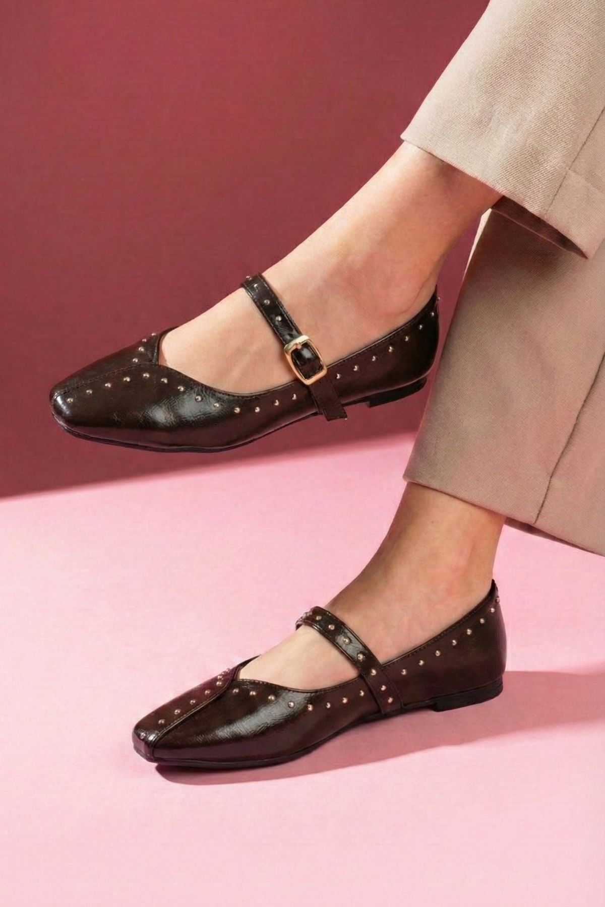 Castana Kahverengi Cilt Metal Mini Troklu Gold Tokalı Tek Bant Babet