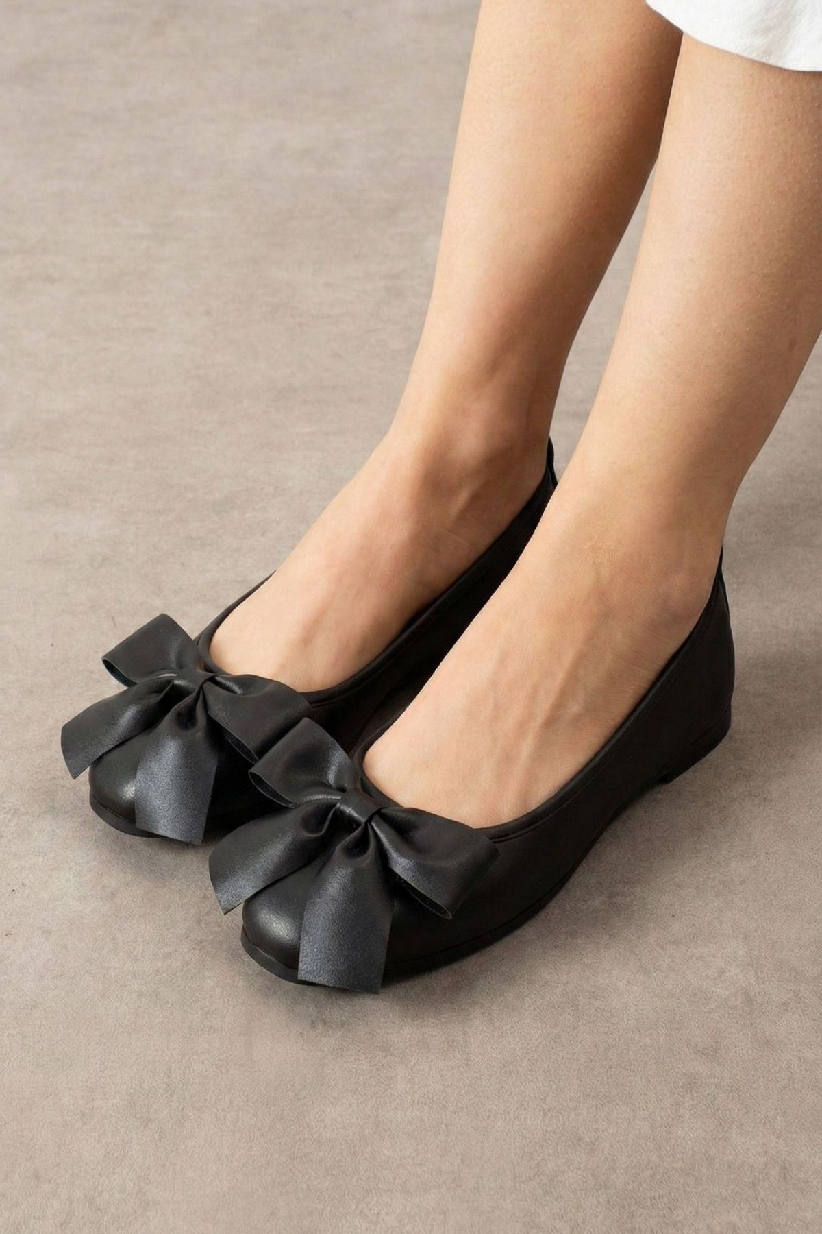 Biella Siyah Cilt Büyük Fiyonklu Babet