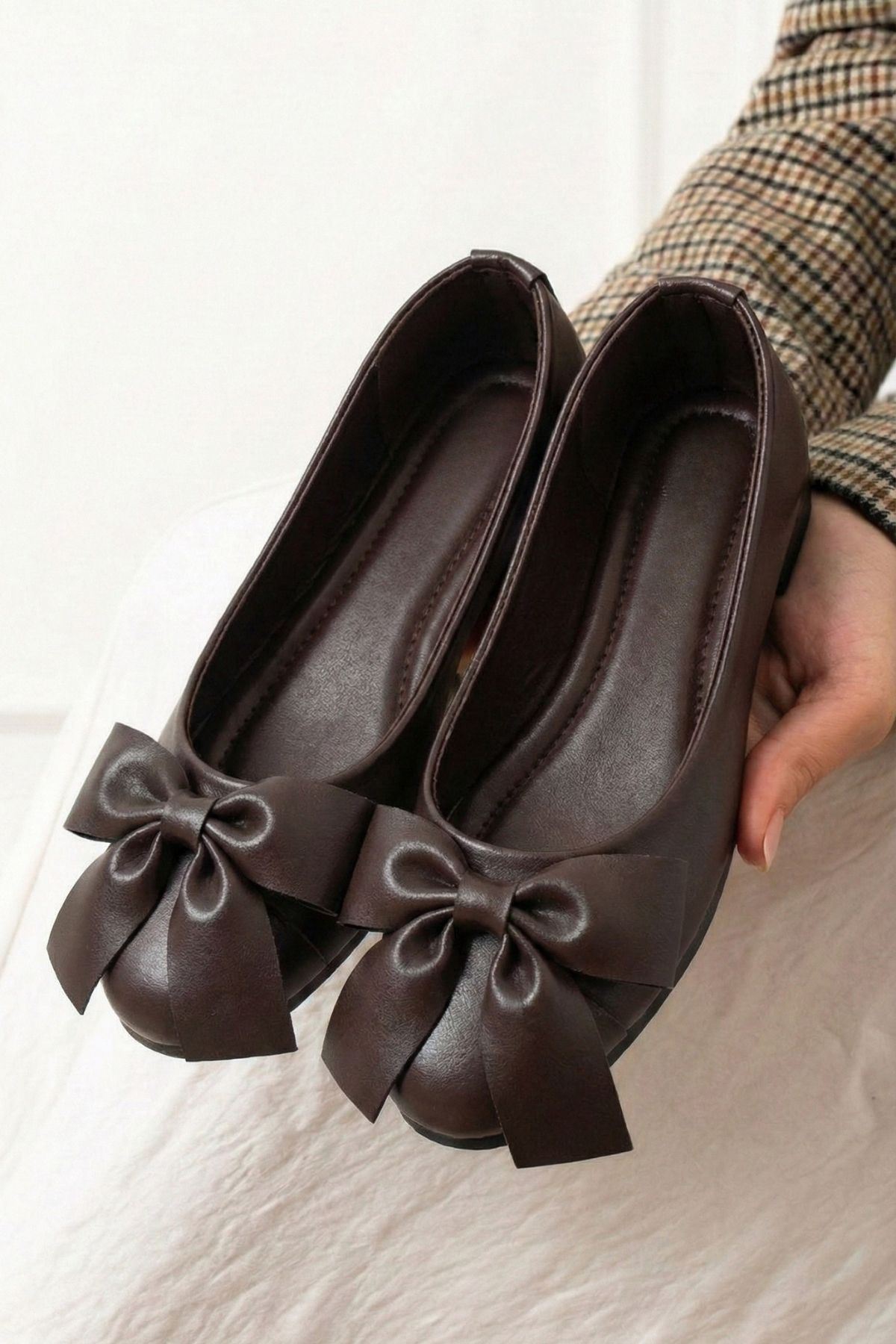 Biella Kahverengi Cilt Büyük Fiyonklu Babet