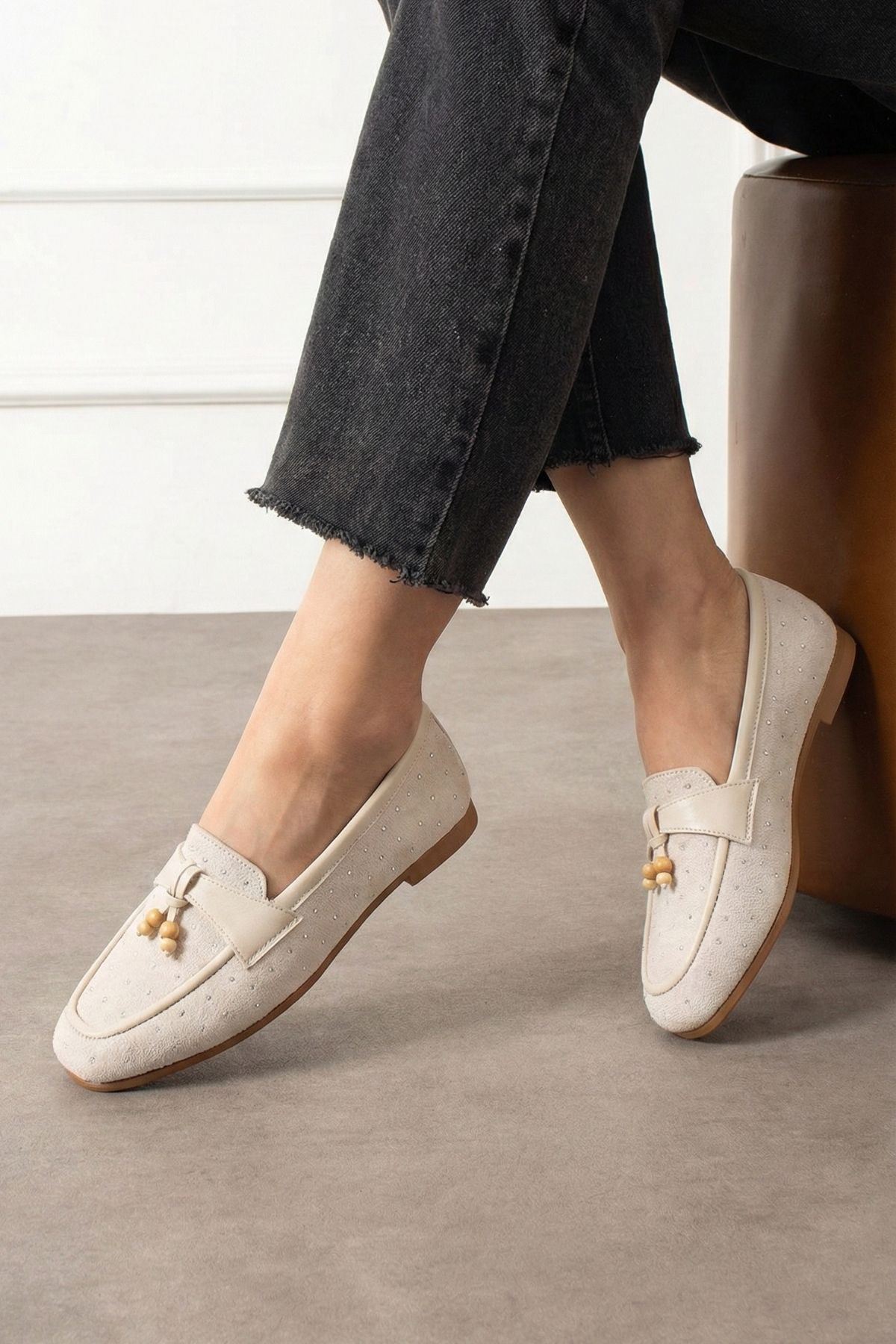 Padova Bej Mini Taşlı Püsküllü Ahşap Boncuk Detaylı Loafer Babet Günlük Ayakkabı