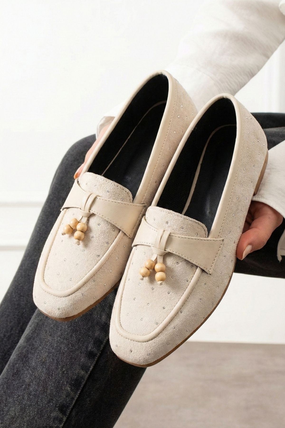 Padova Bej Mini Taşlı Püsküllü Ahşap Boncuk Detaylı Loafer Babet Günlük Ayakkabı