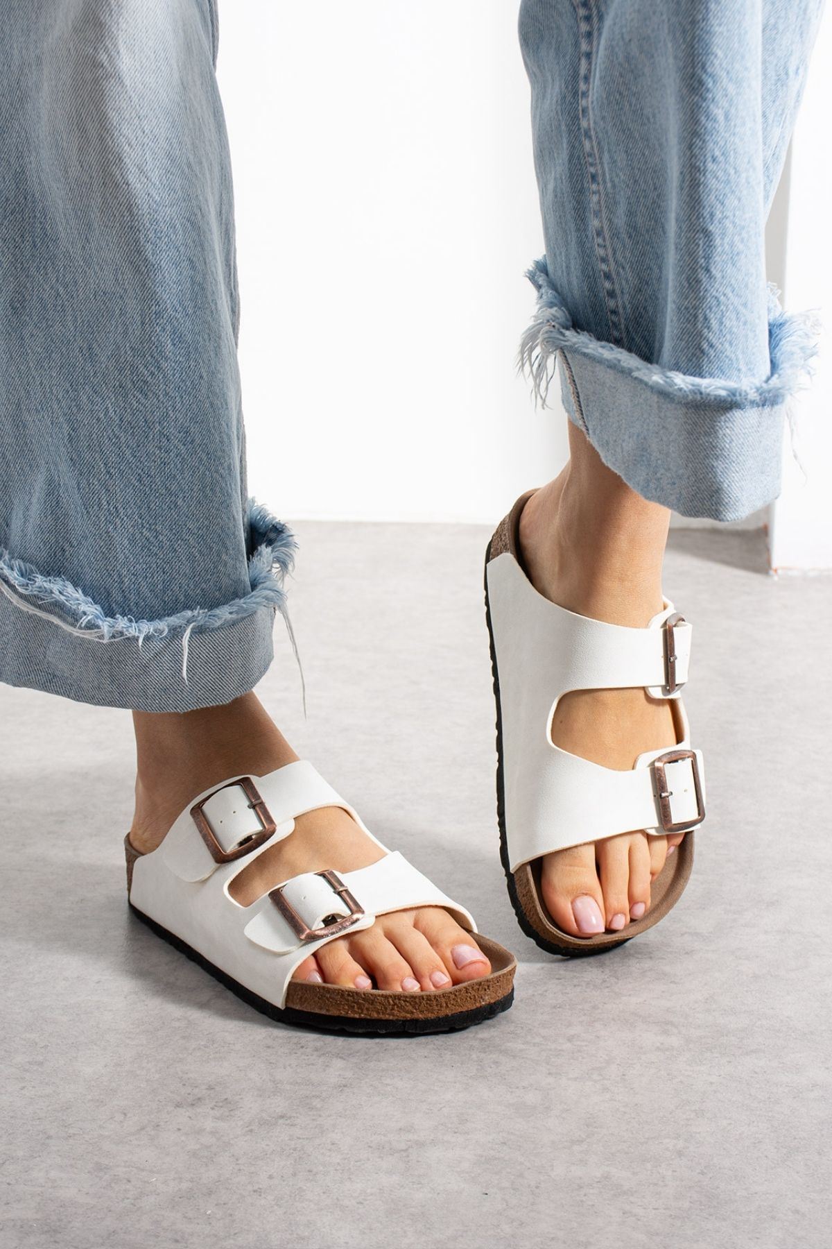 Arona Beyaz Nubuk Çift Bantlı Ortopedik Mantar Taban Premium Terlik