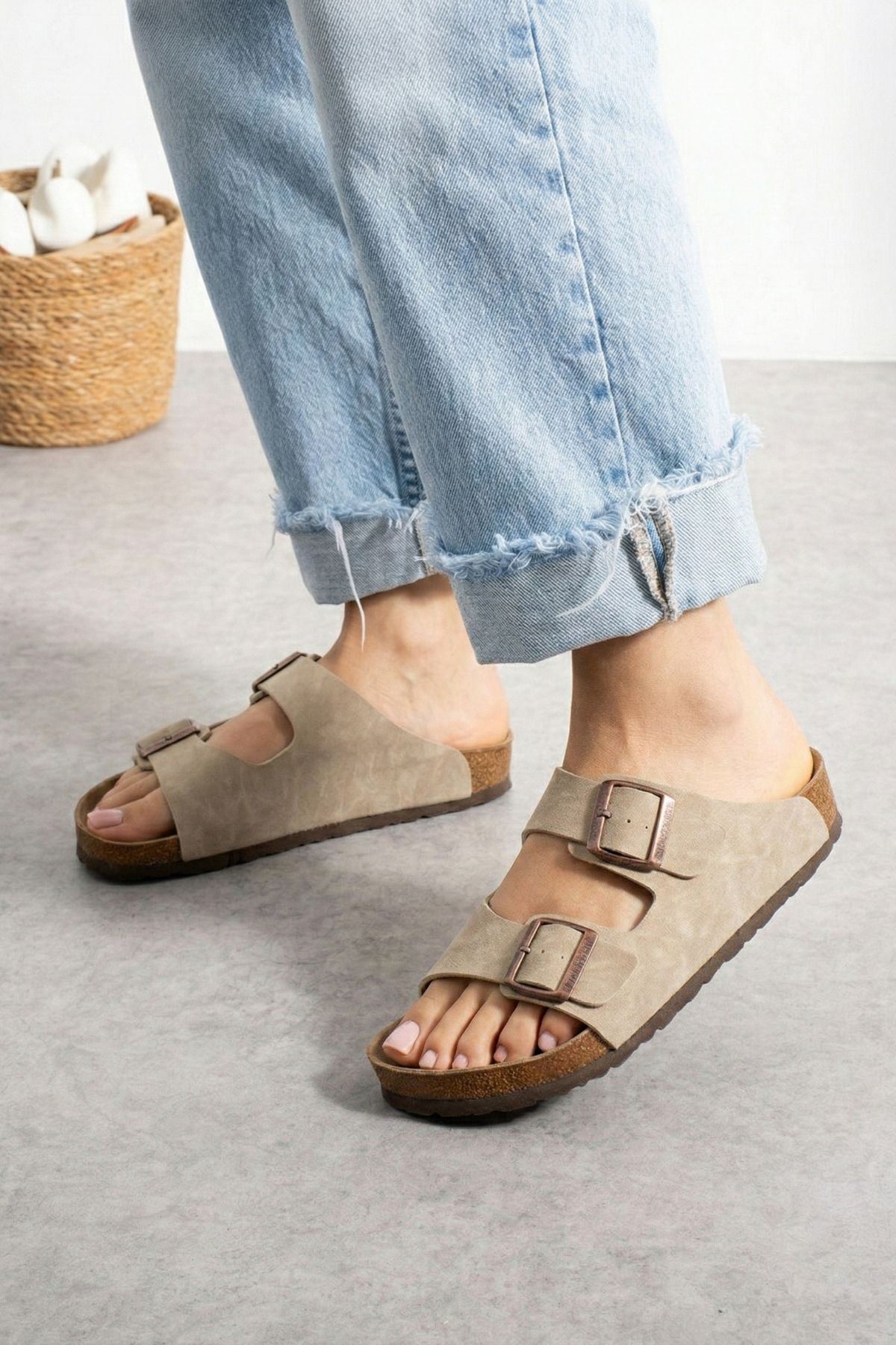 Arona Bej Nubuk Çift Bantlı Ortopedik Mantar Taban Premium Terlik