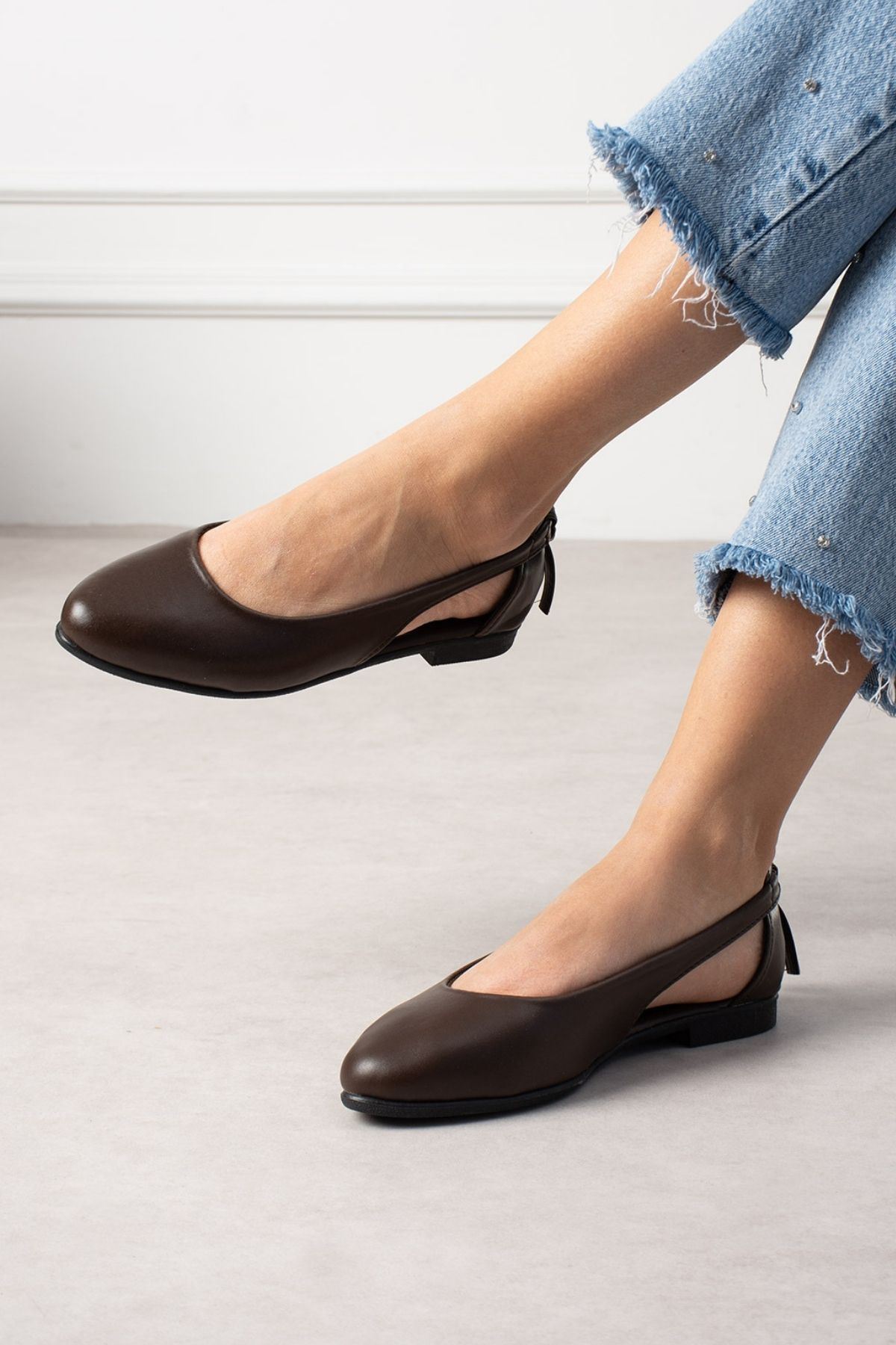 Sibon Kahverengi Cilt  Yanı Açık Arkası Fiyonk Detaylı Babet