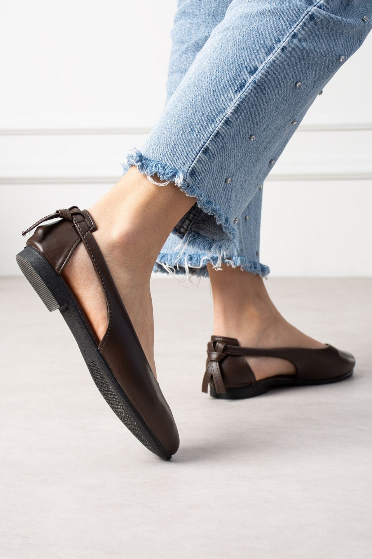 Sibon Kahverengi Cilt  Yanı Açık Arkası Fiyonk Detaylı Babet