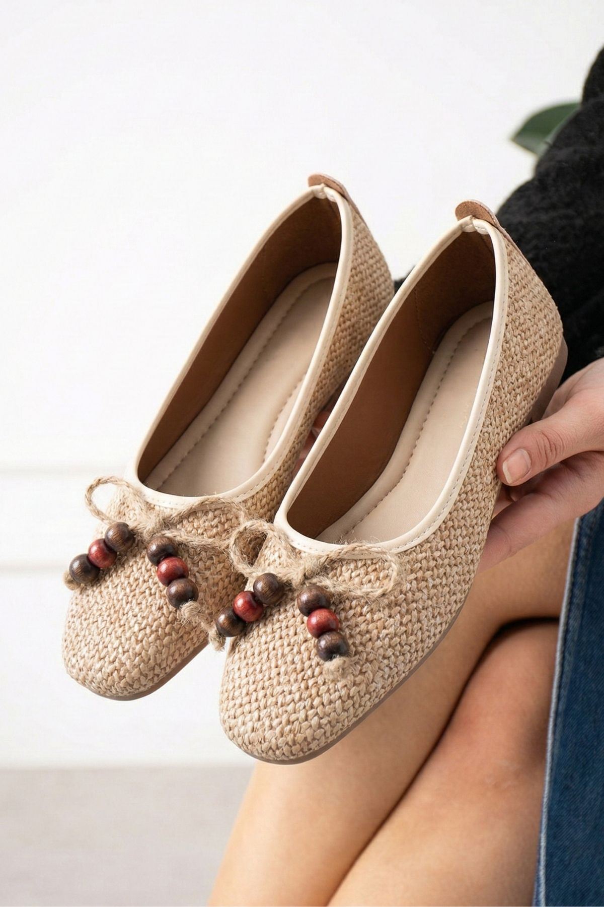 Oasis Bej Hasır Örgü Dokulu Fiyonklu Ahşap Boncuk Detaylı Babet