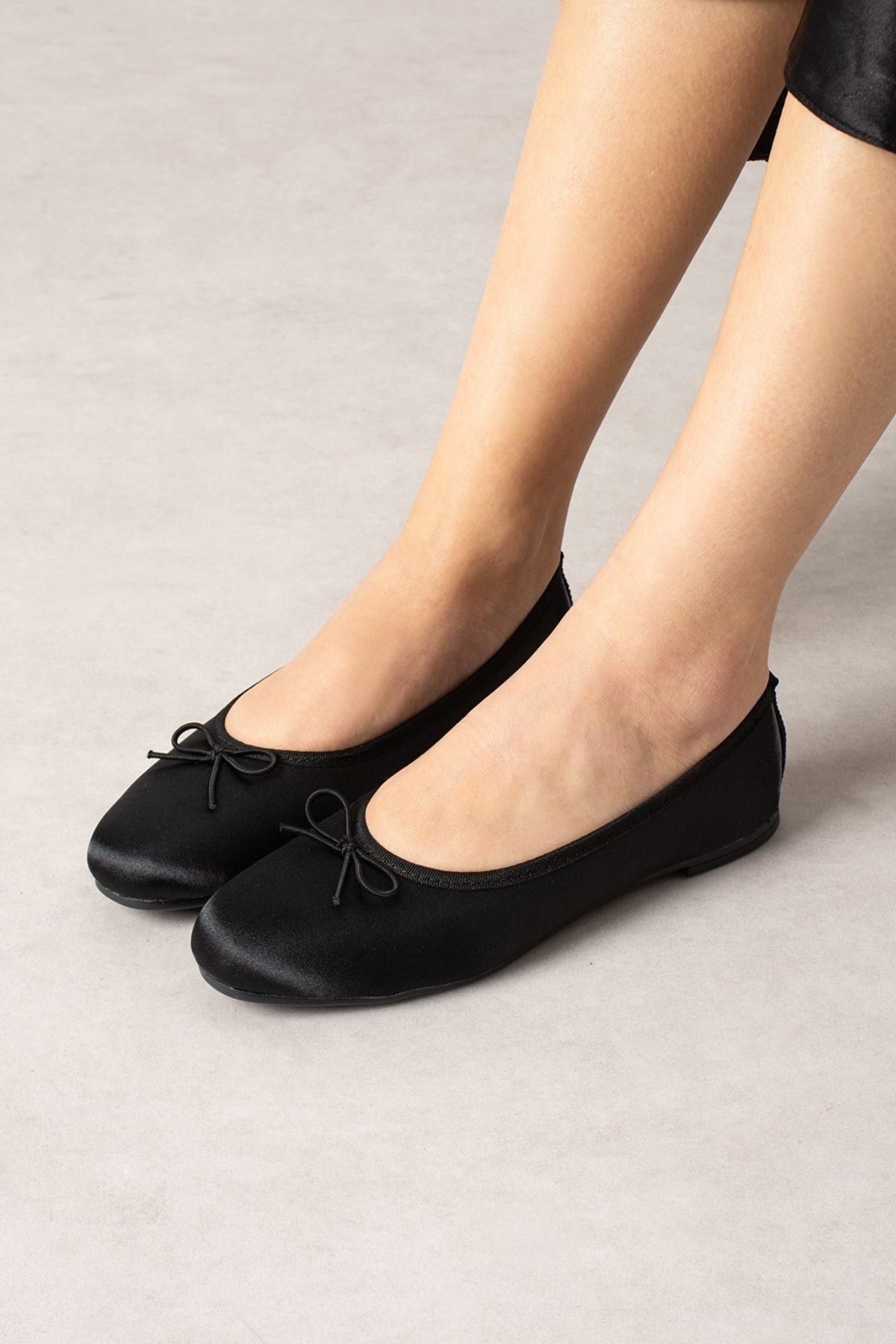 Lumia Siyah Saten Mini Fiyonklu Babet